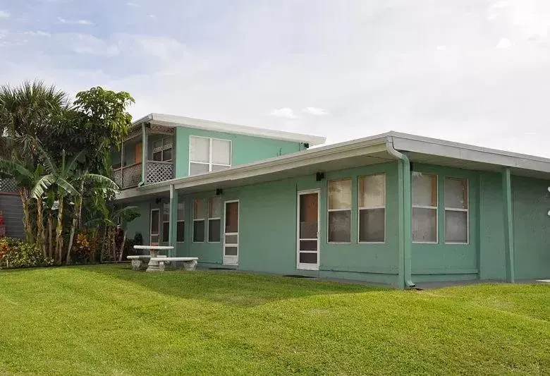 Property Building in Sea Aire Oceanfront Inn