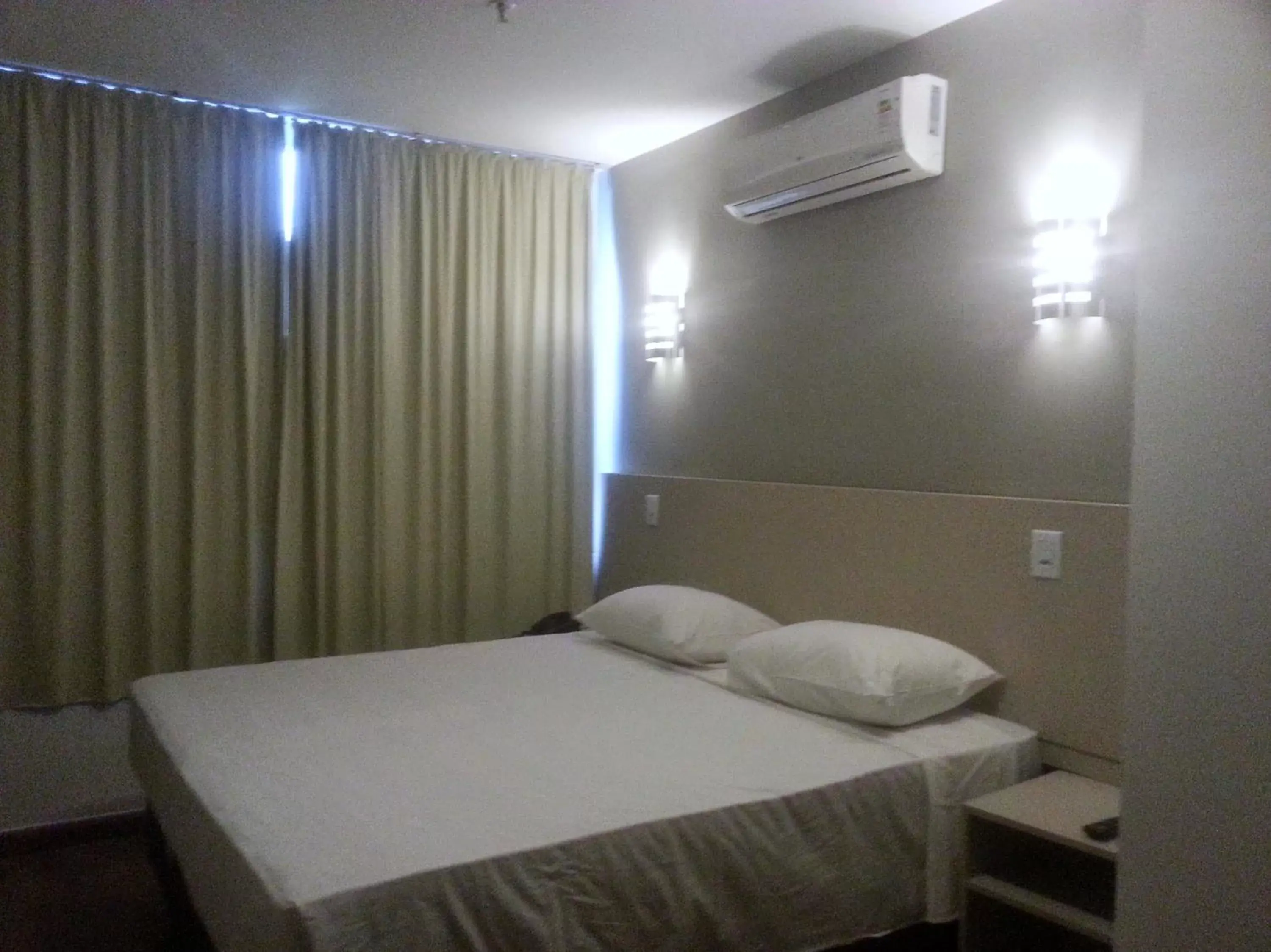 Premium Double Room - single occupancy in Coral Hotel - Próximo Av Carlos Gomes, PUCRS