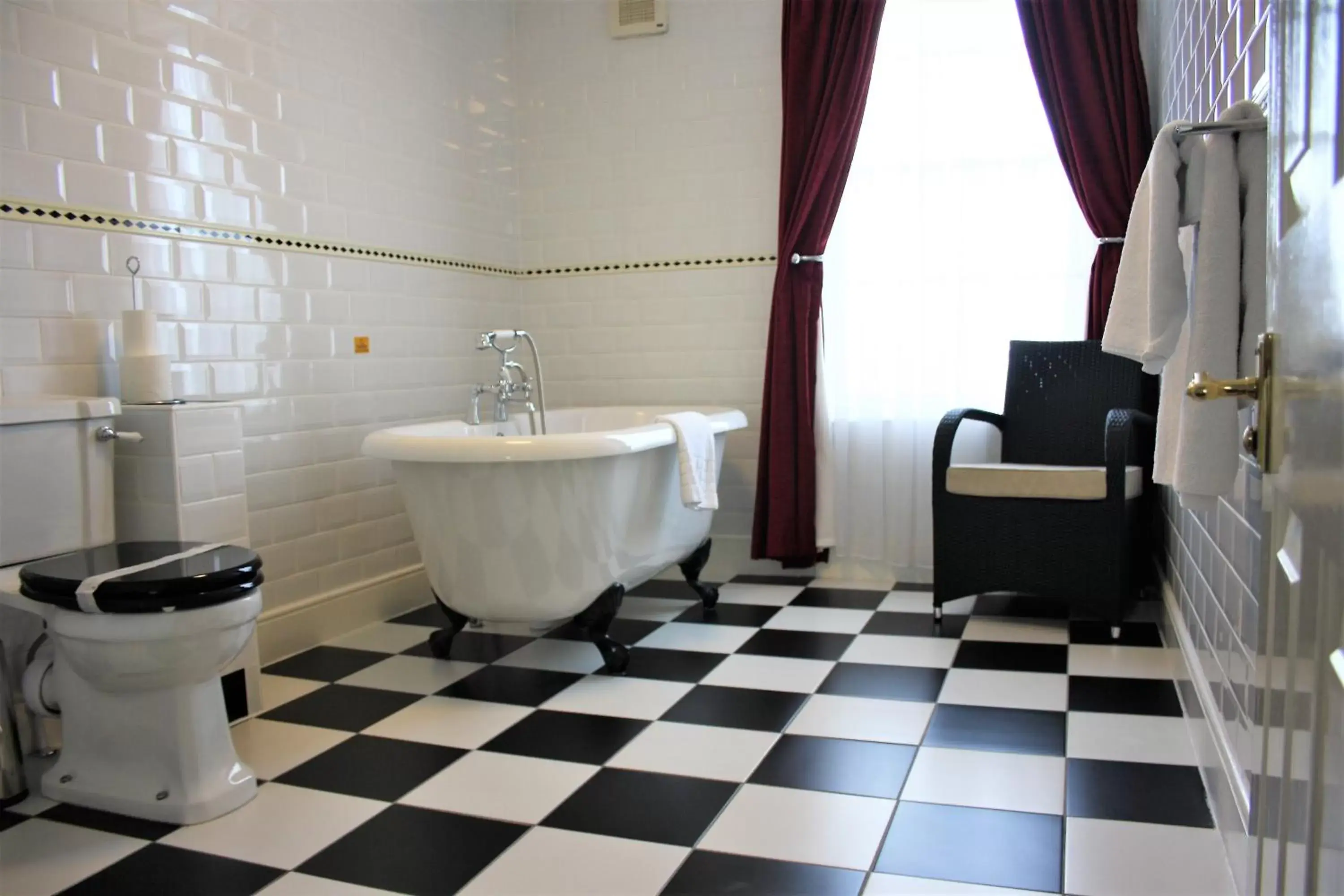 Toilet, Bathroom in Canterbury Hotel