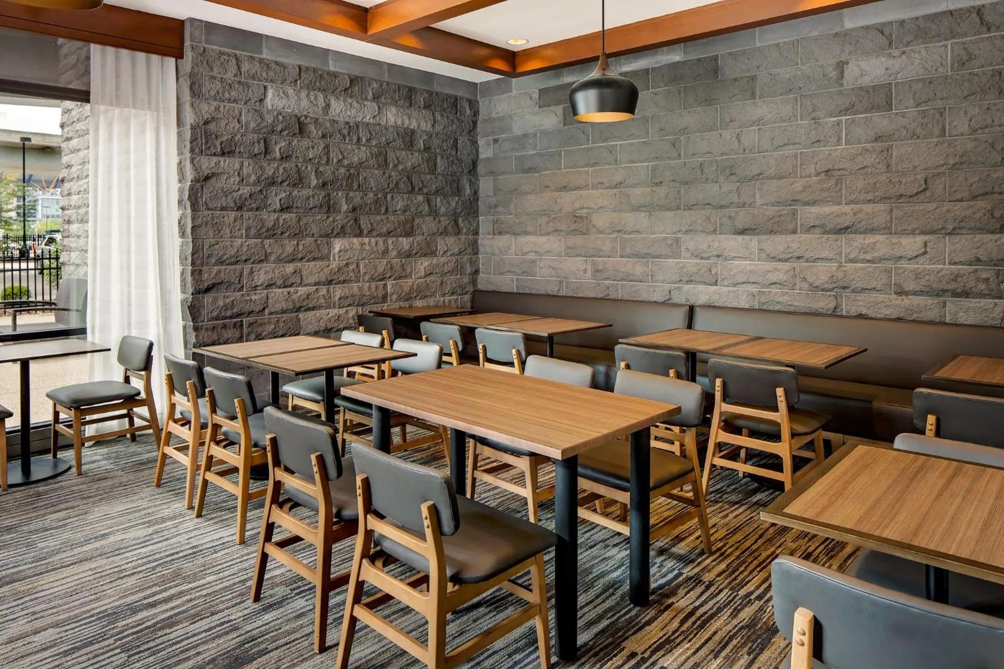 Restaurant/places to eat in Hyatt Place Pittsburgh North Shore