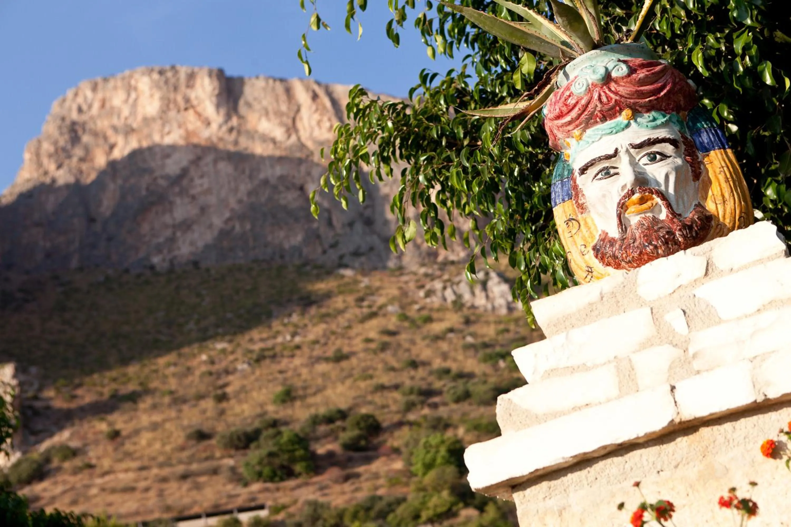Decorative detail in Cala Dell'Arena
