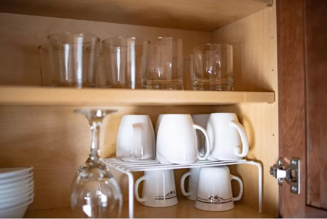 Kitchen or kitchenette, Kitchen/Kitchenette in Alpine Trail Ridge Inn