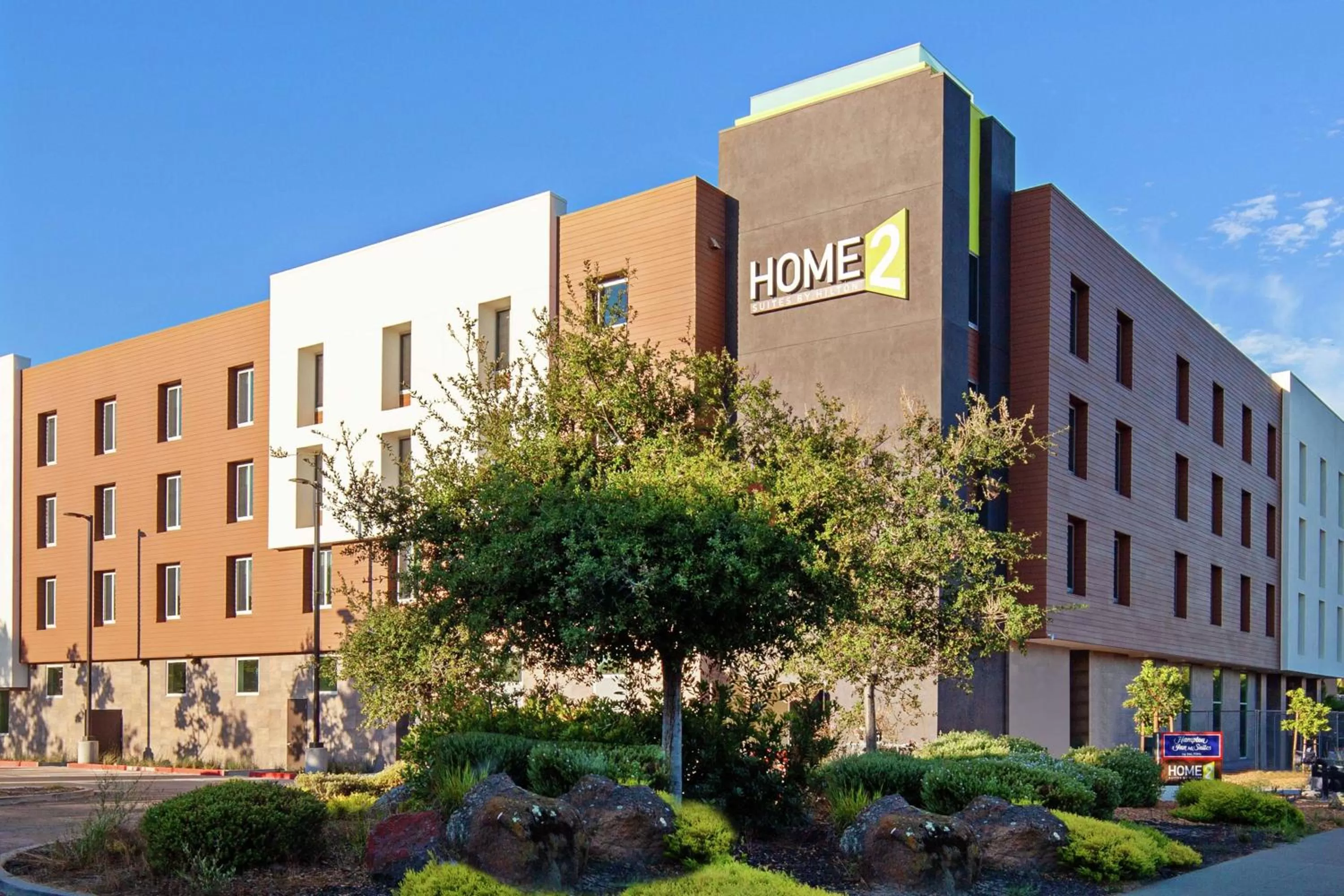 Property building in Home2 Suites By Hilton Alameda Oakland Airport