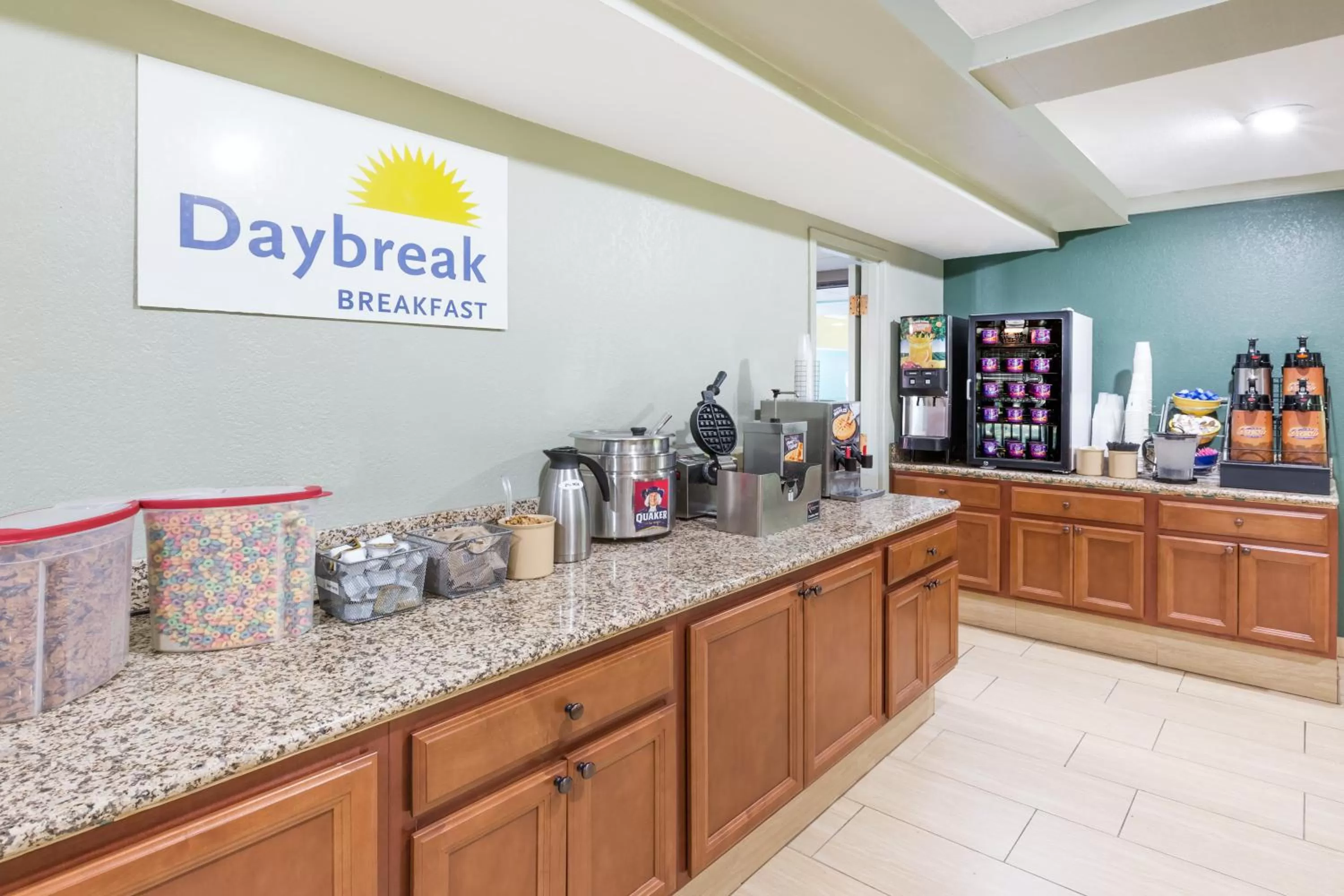 Continental breakfast in Days Inn by Wyndham Clive - West Des Moines
