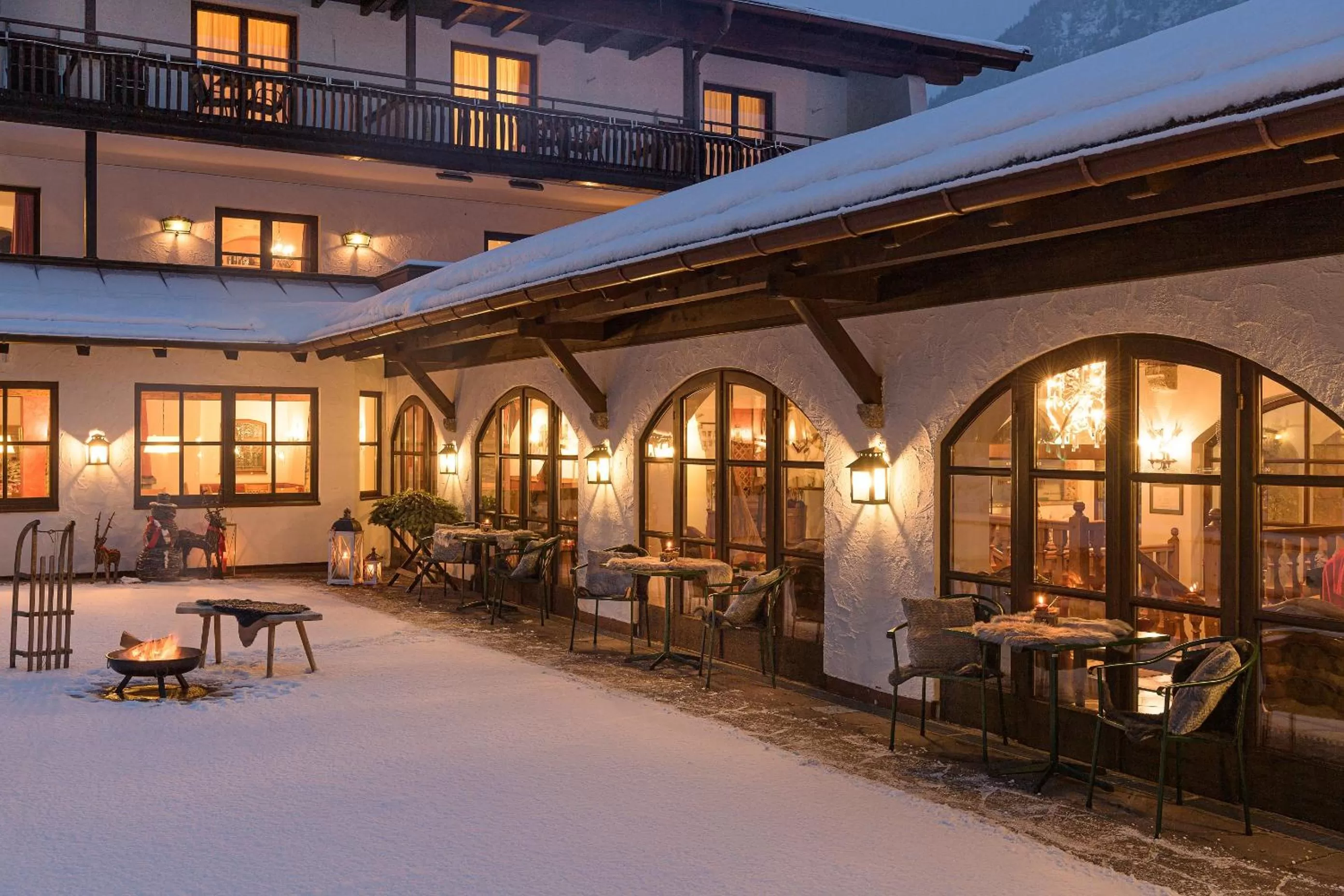 Patio, Restaurant/Places to Eat in Johannesbad Hotel St. Georg