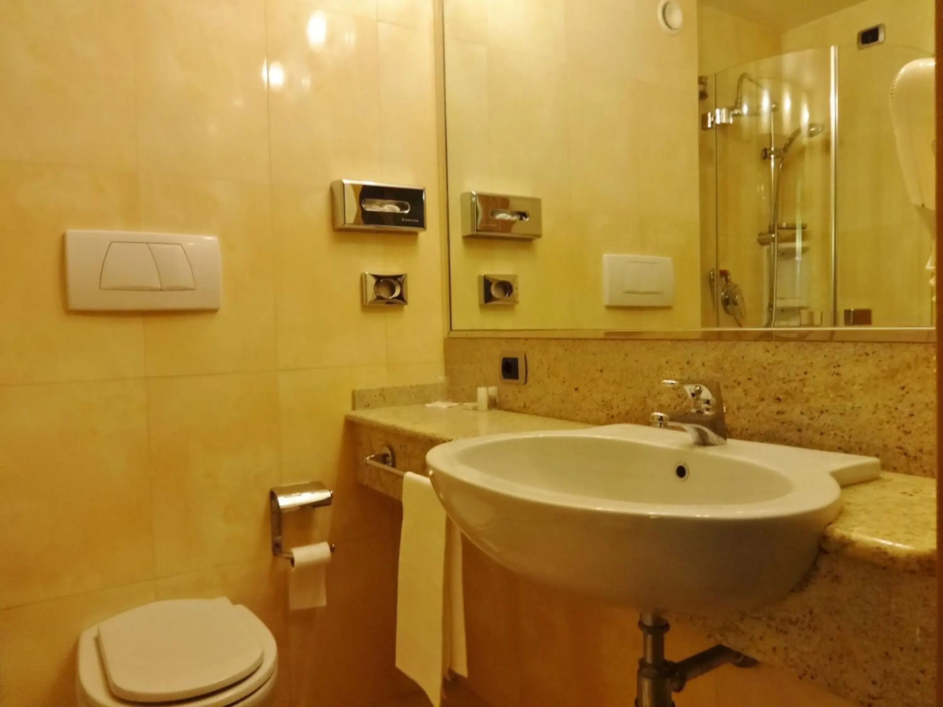 Bathroom in Hotel Tiffany Milano