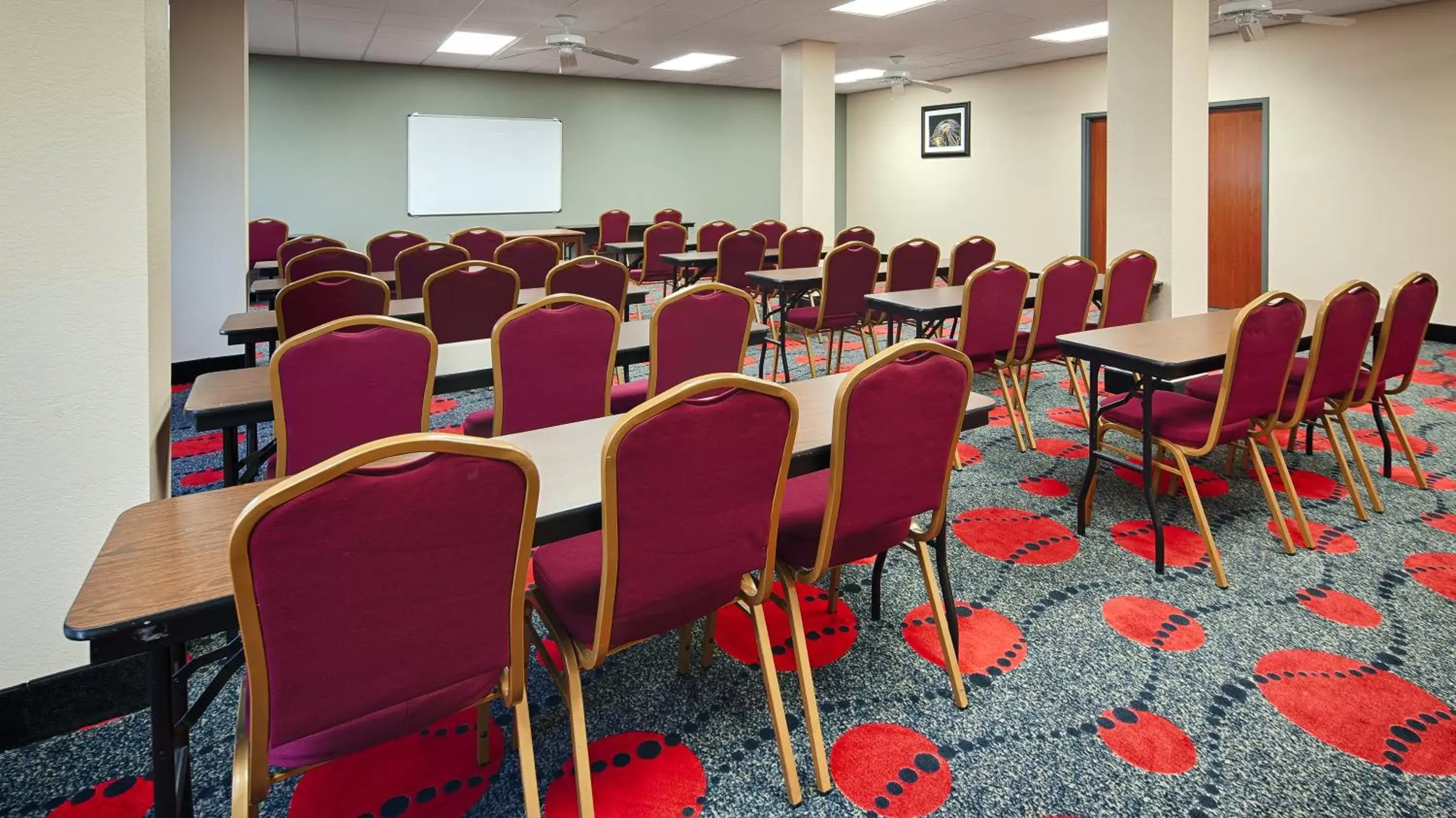 Banquet/Function facilities in SureStay Plus Hotel by Best Western Houston Medical Center