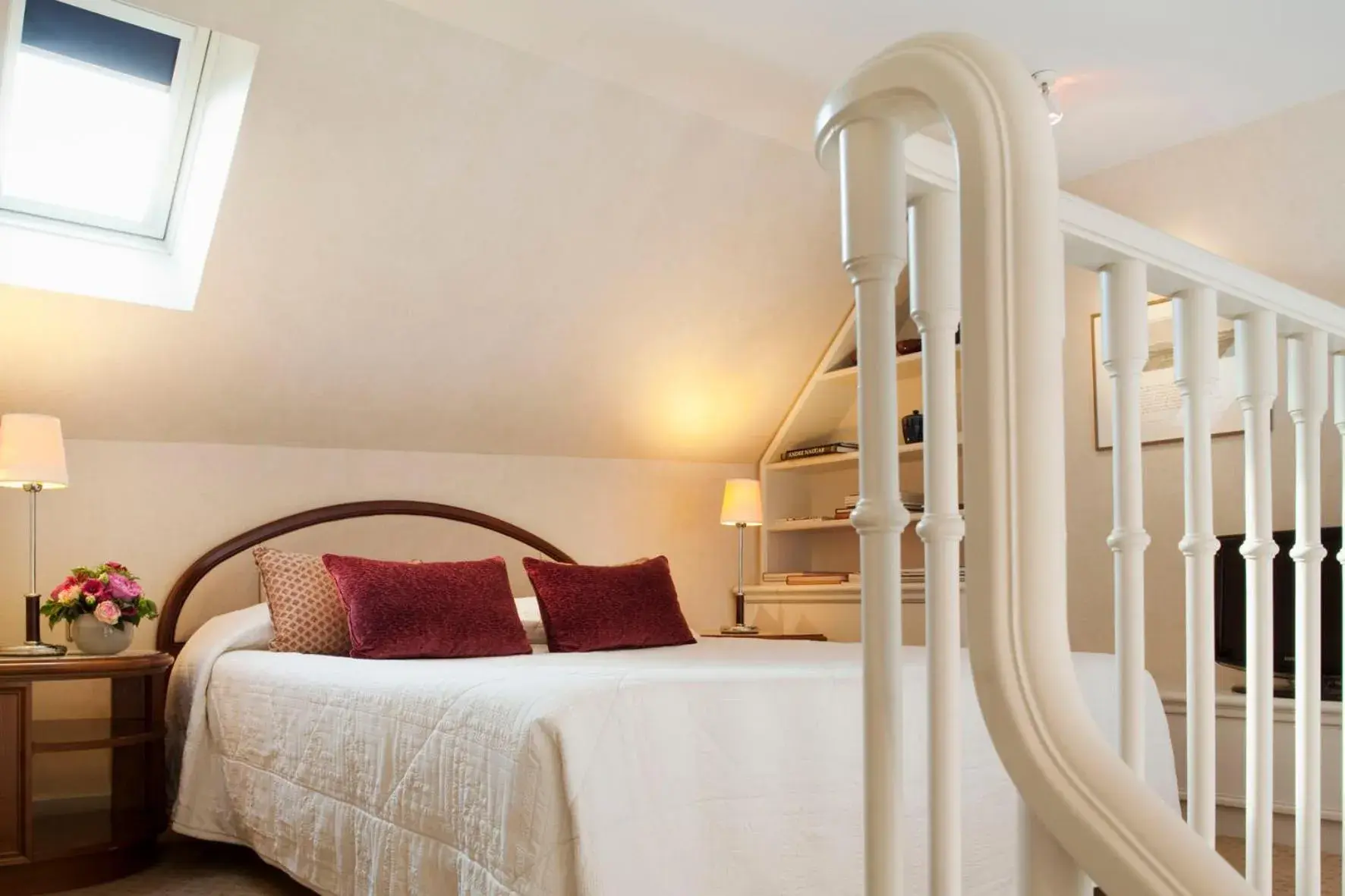 Bedroom, Bed in Hôtel De l'Arcade