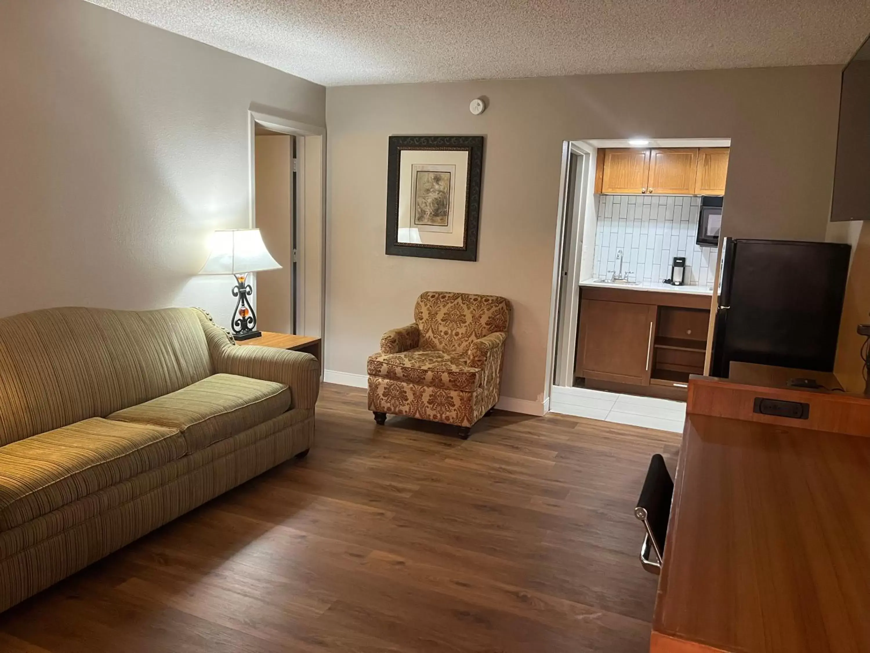 Living room in Baymont Inn by Wyndham Odessa University Area Living room in Baymont Inn by Wyndham Odessa University Area