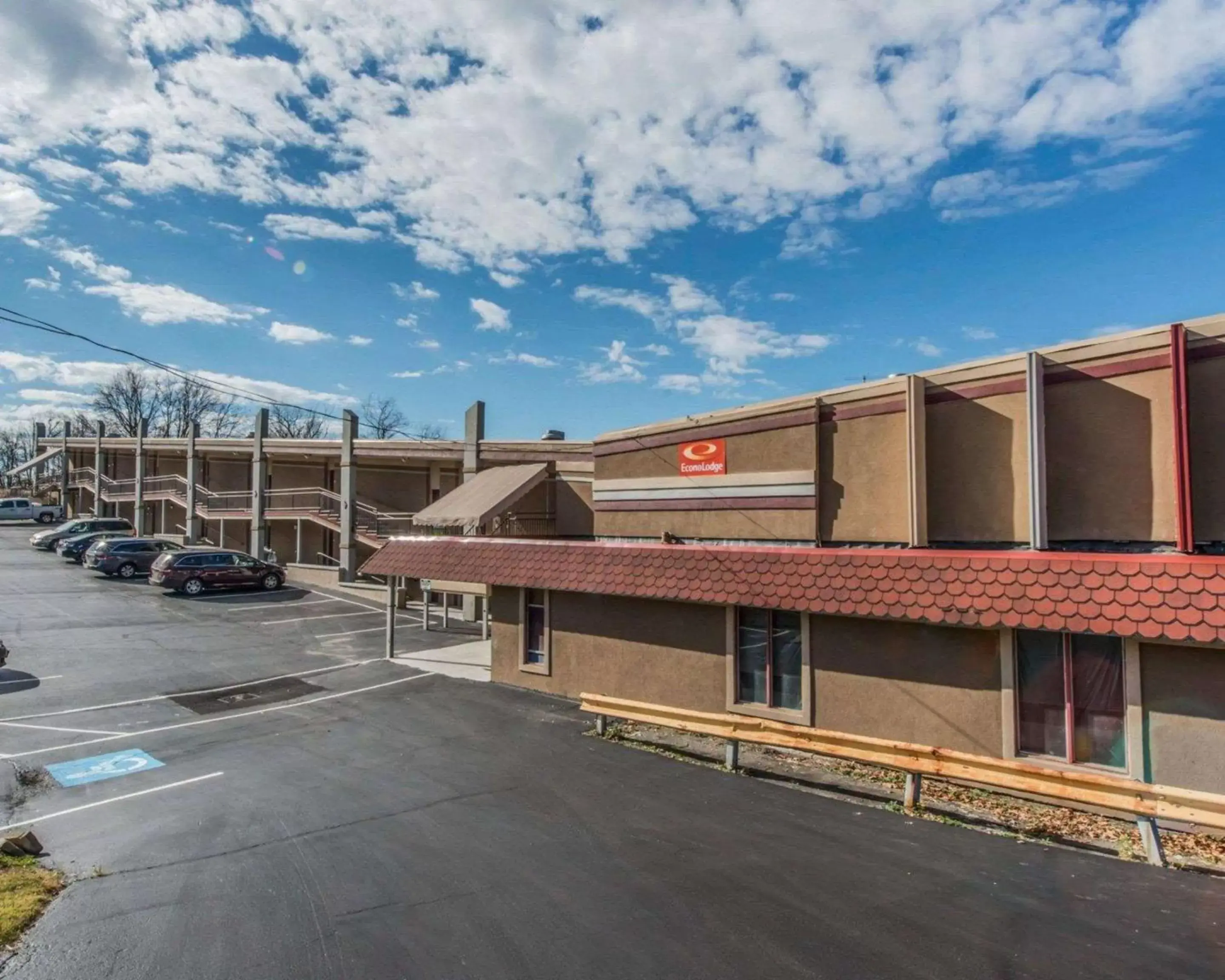 Property Building in Econo Lodge Hermitage