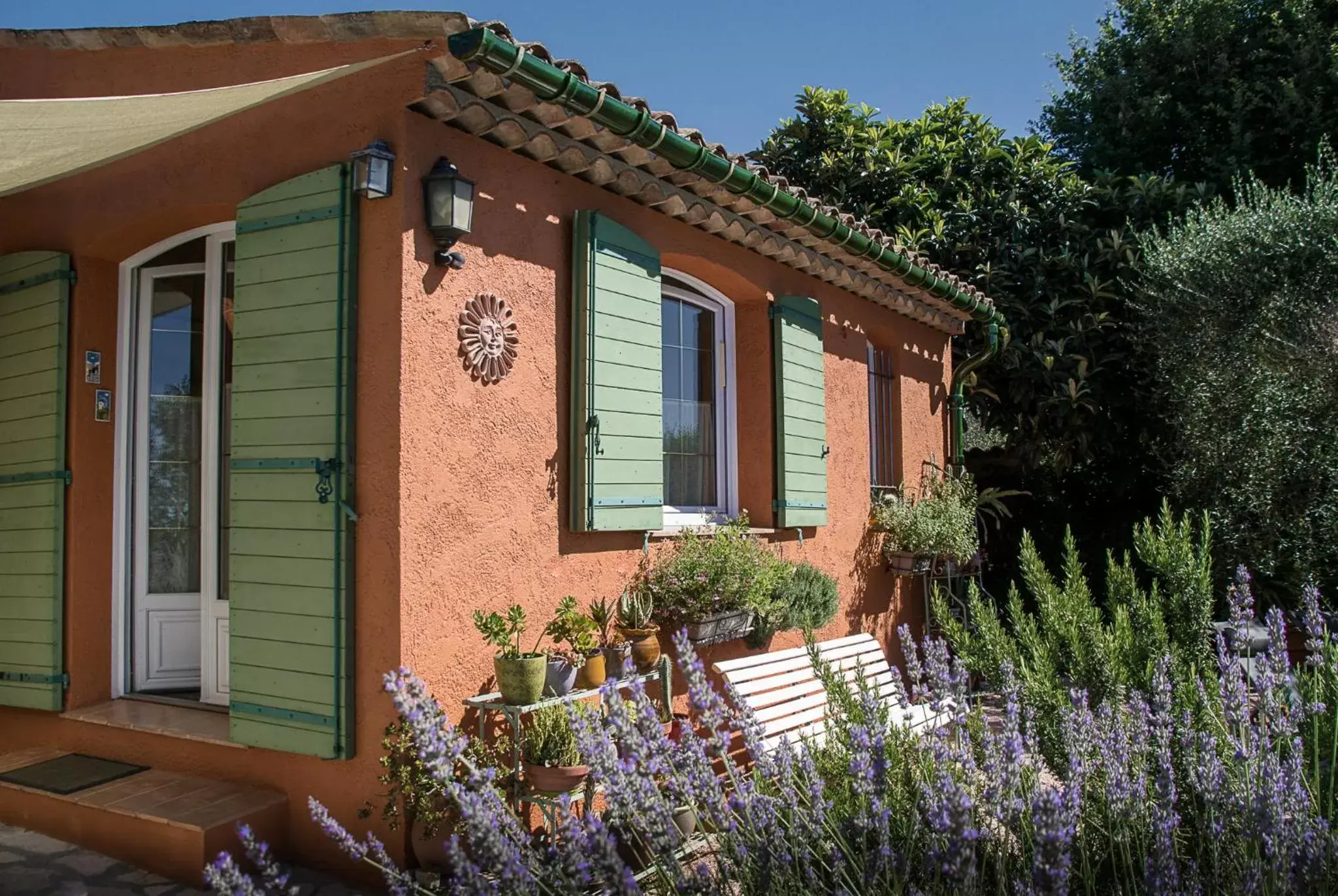 Facade/entrance in Le Clos des Oliviers