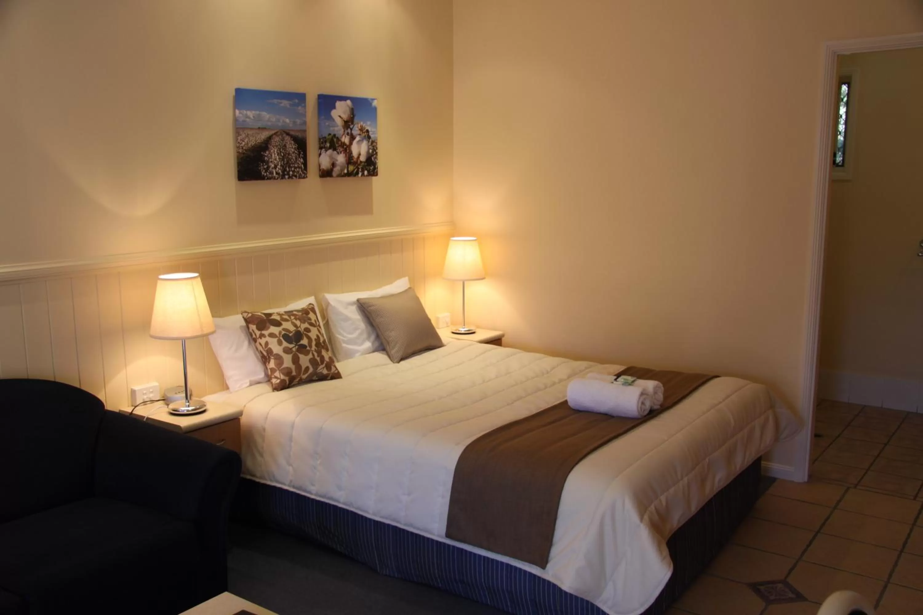 Bed in Dalby Mid Town Motor Inn