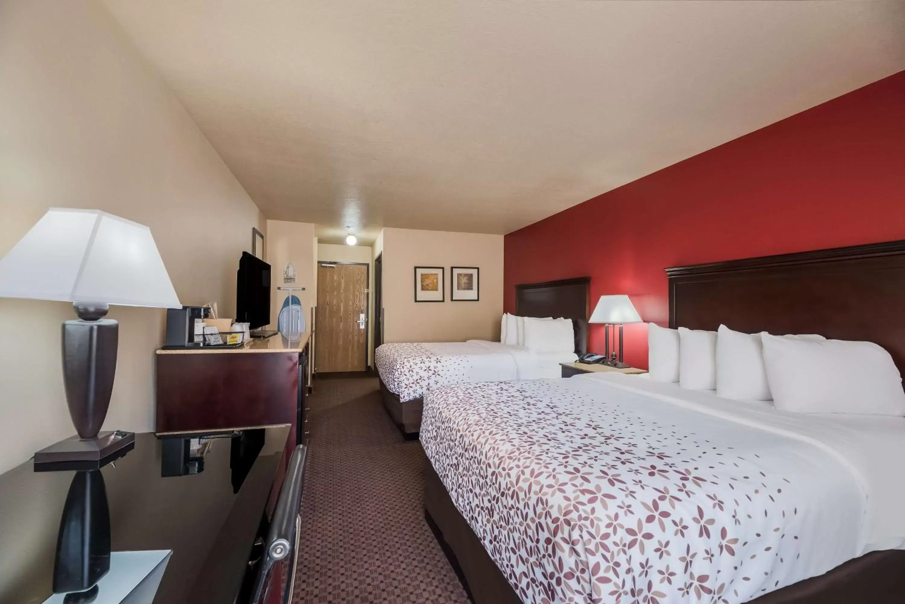 Bedroom, Bed in SureStay Plus Hotel by Best Western Silver City