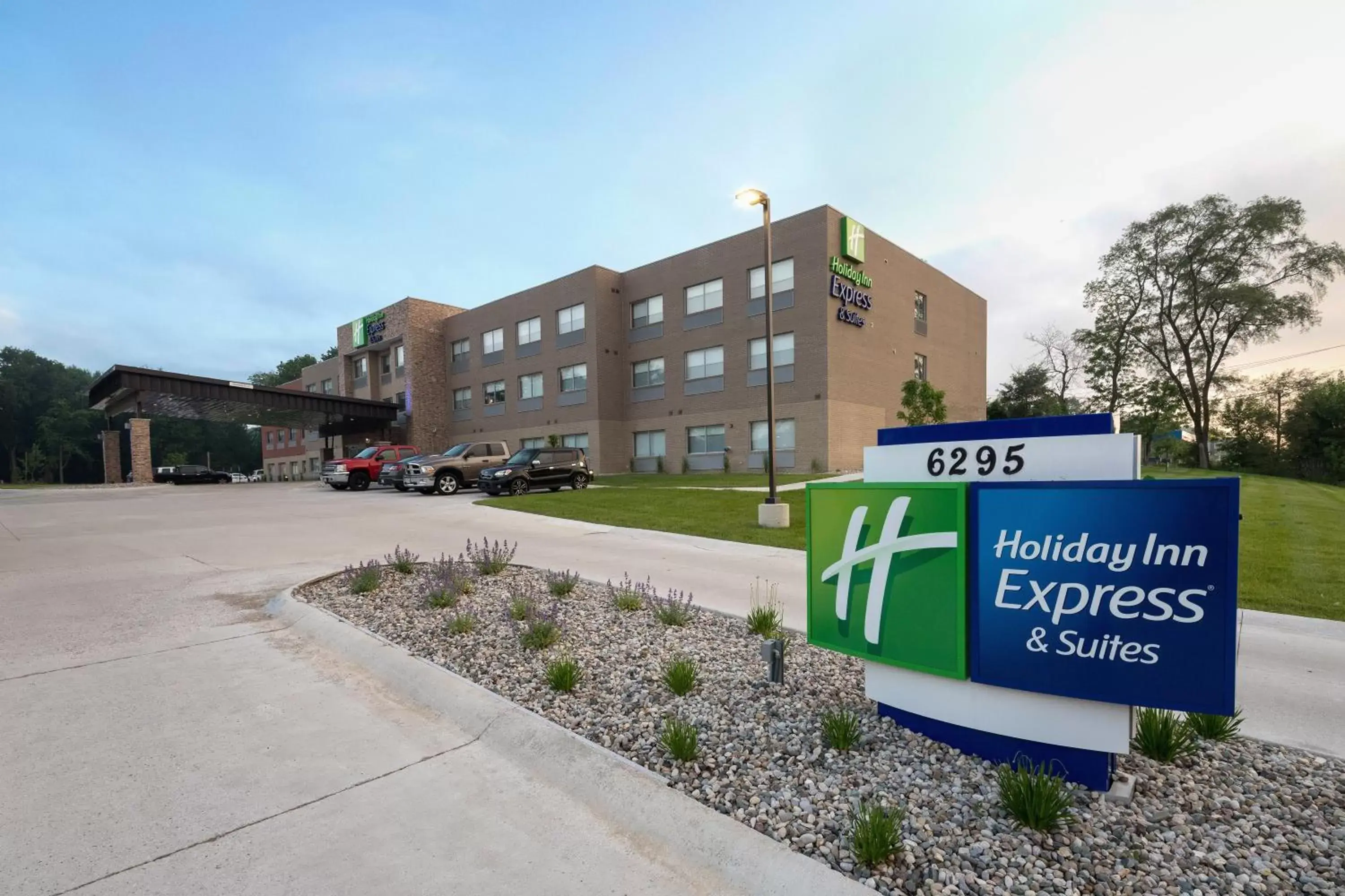Property Building in Holiday Inn Express & Suites - Portage, an IHG Hotel