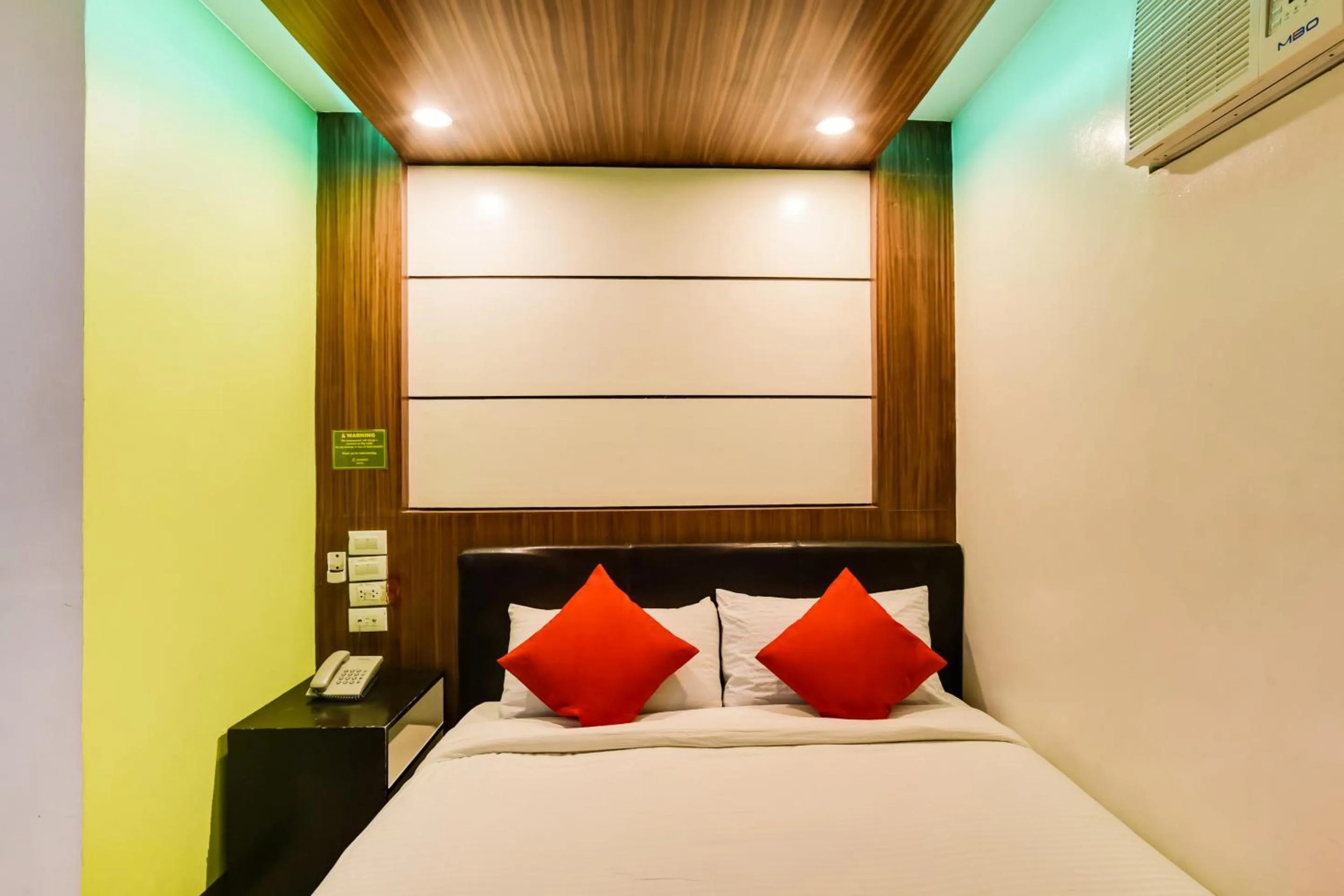 Photo of the whole room, Bed in OYO 473 Ranchotel Drive-in