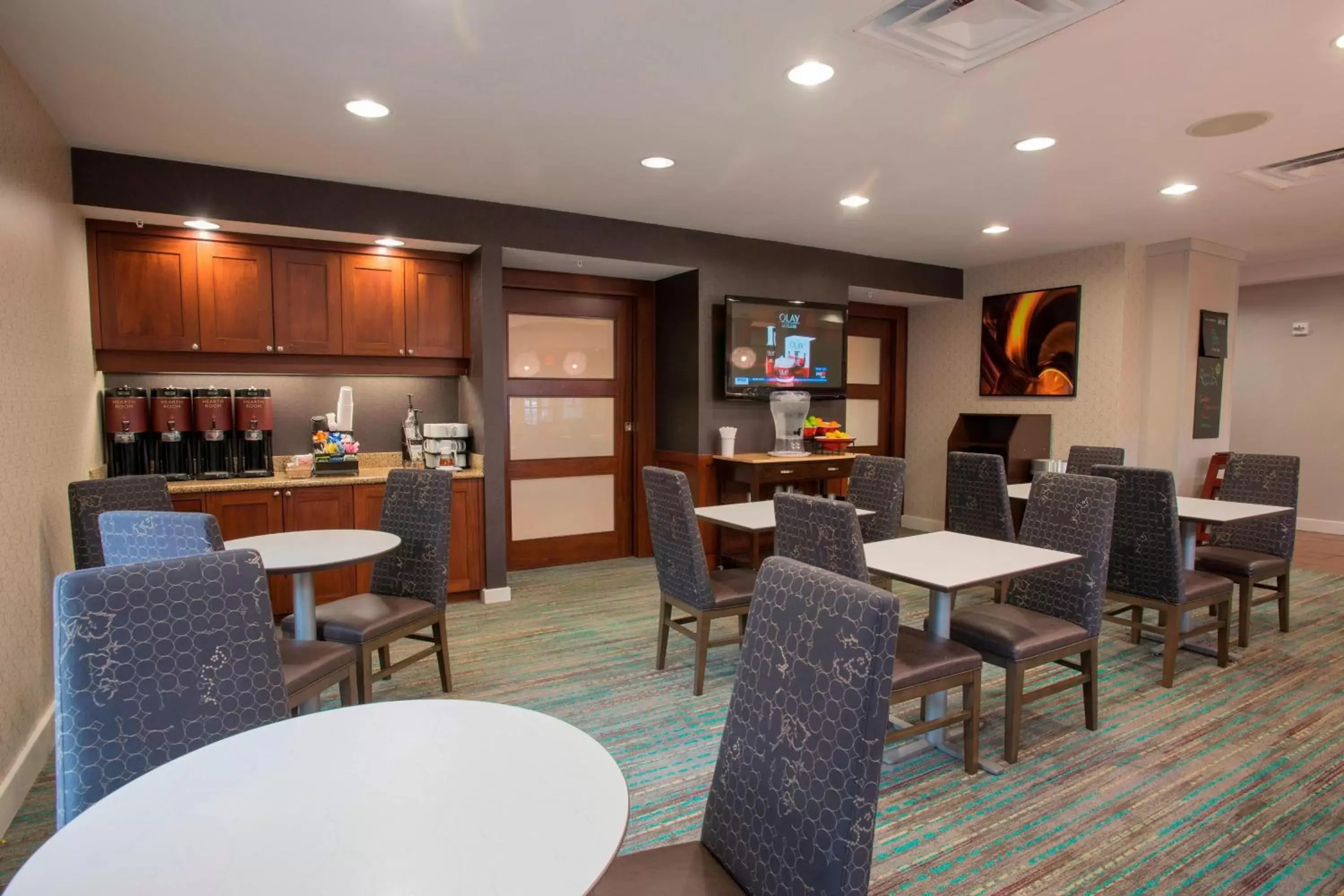 Restaurant/Places to Eat in Residence Inn Cincinnati North West Chester