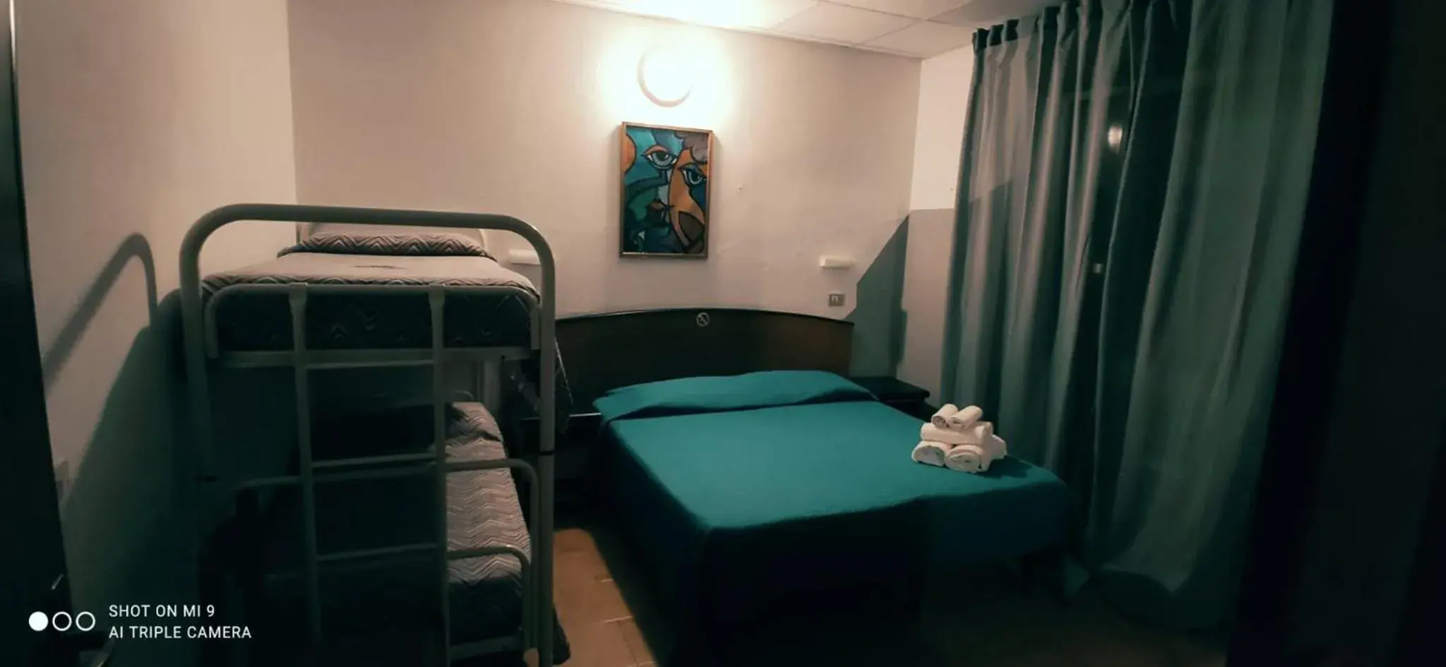 bunk bed in Hotel Orlov Rimini