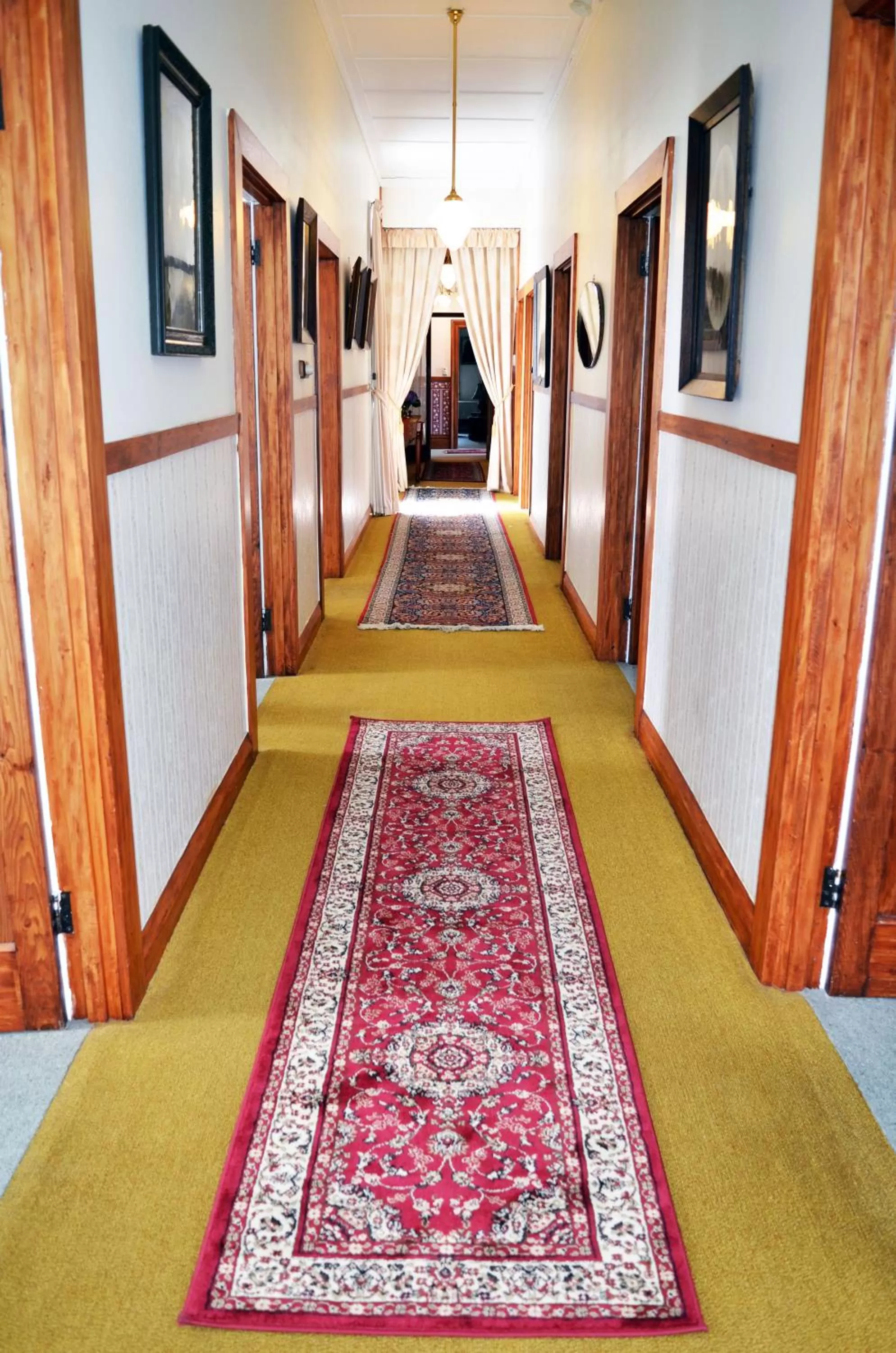 Lobby or reception in Braemar House B&B and YHA Hostel