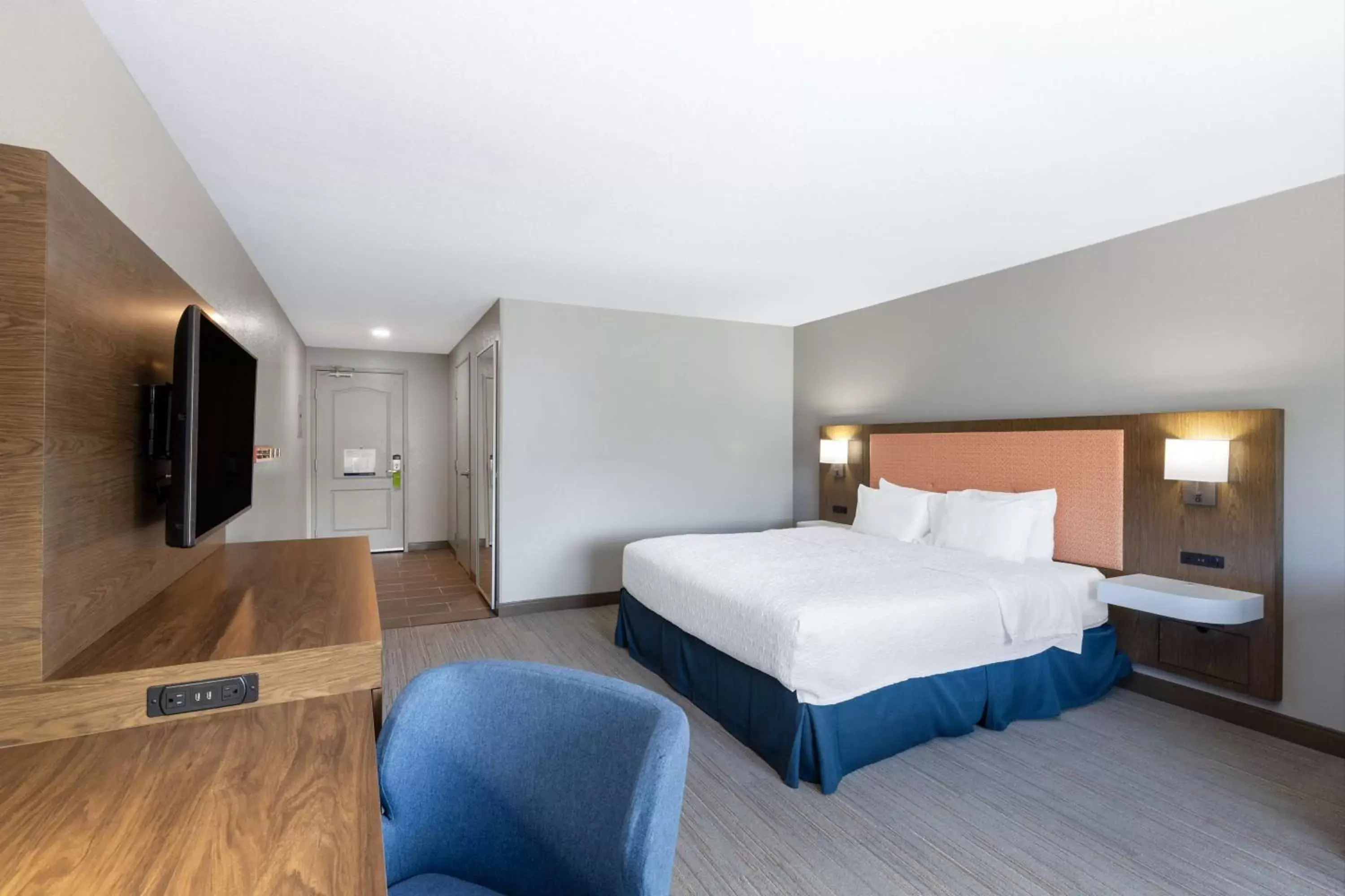 Bed in Newly Renovated-Hampton Inn & Suites Casper