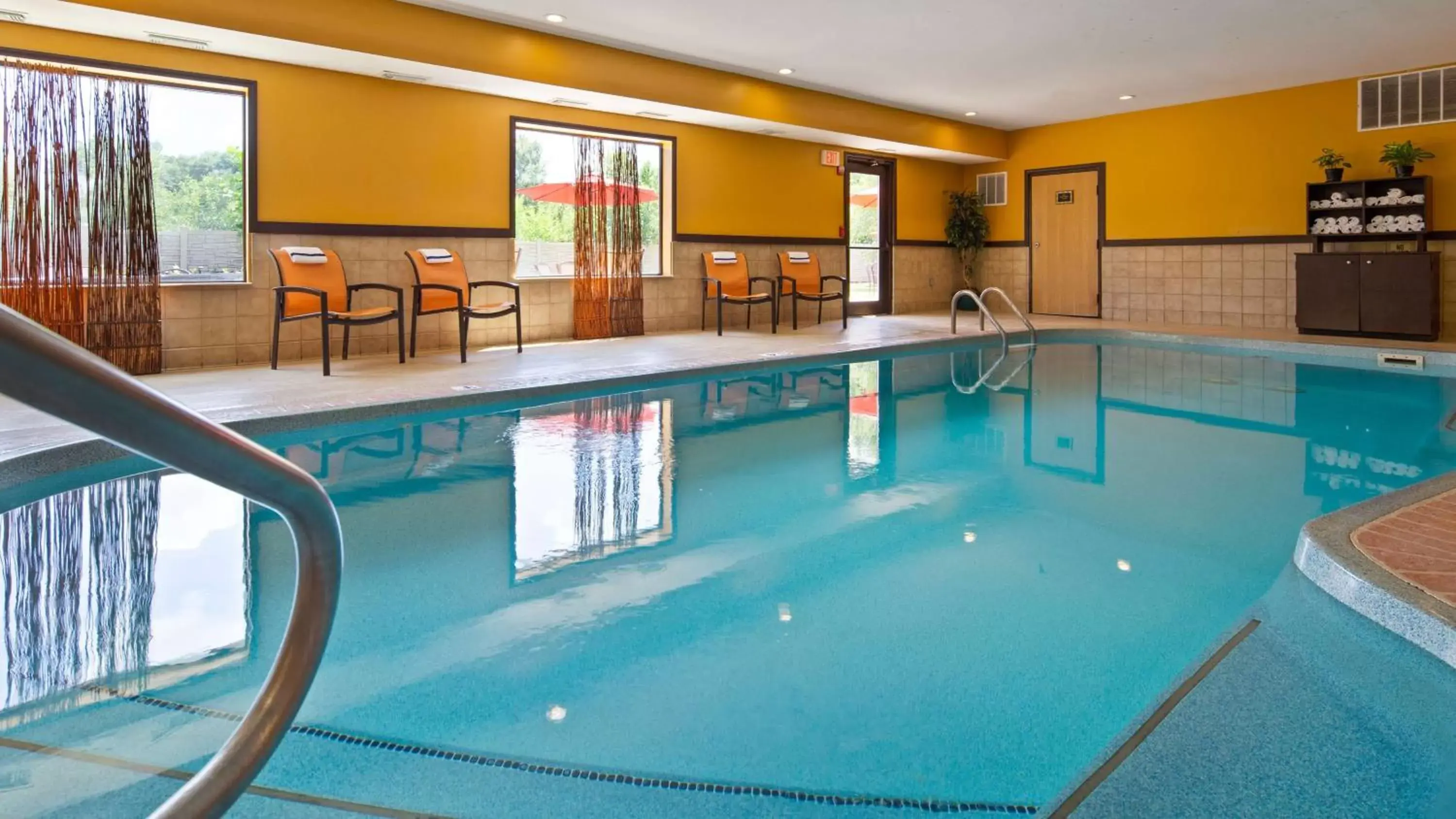 Activities, Swimming Pool in Best Western Plus Whitewater Inn