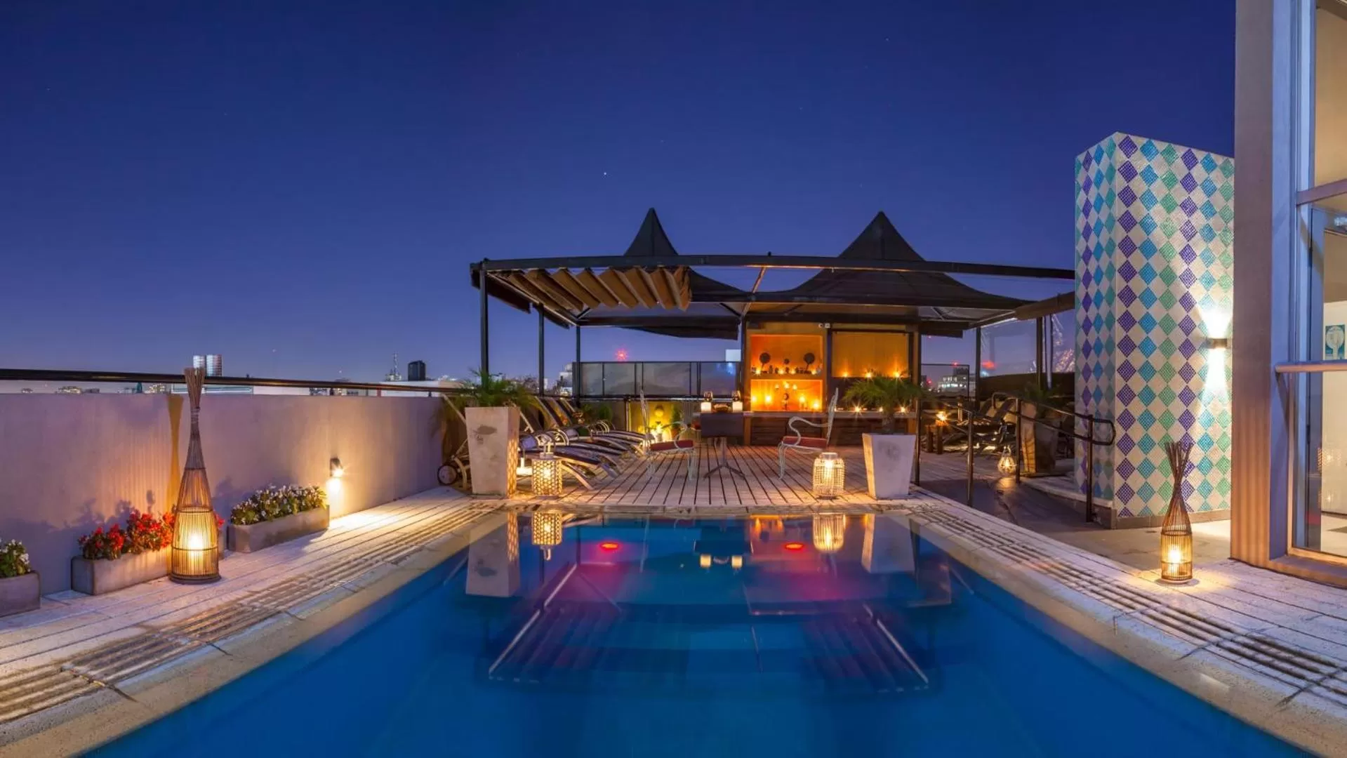 Swimming pool in Be Hollywood!