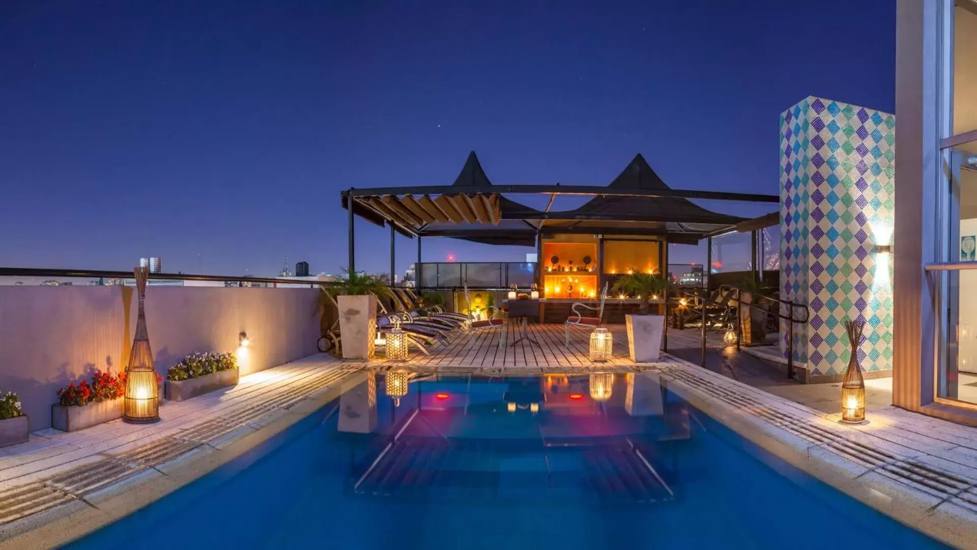 Swimming pool in Be Hollywood! Swimming pool in Be Hollywood!