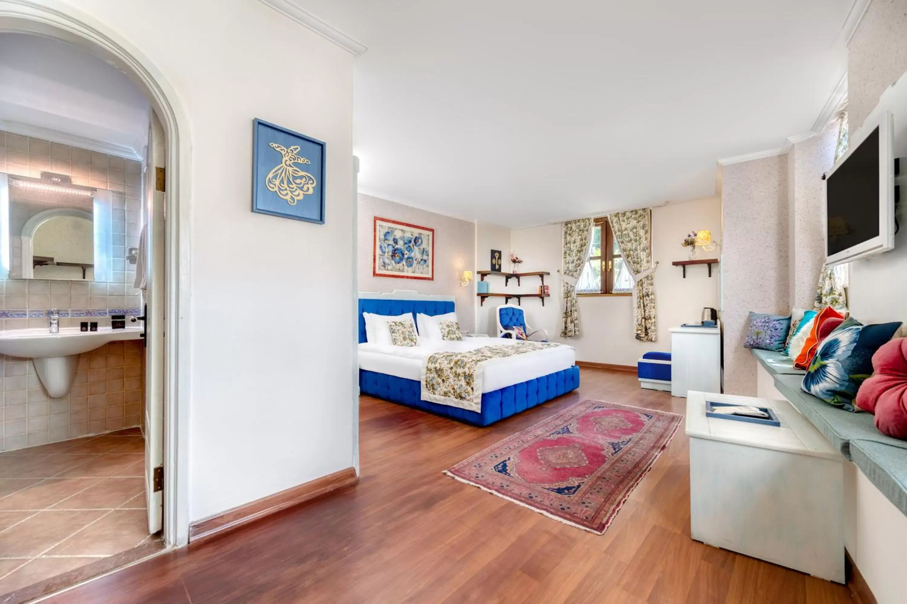 Photo of the whole room, Bed in Adalya Port Hotel Photo of the whole room, Bed in Adalya Port Hotel