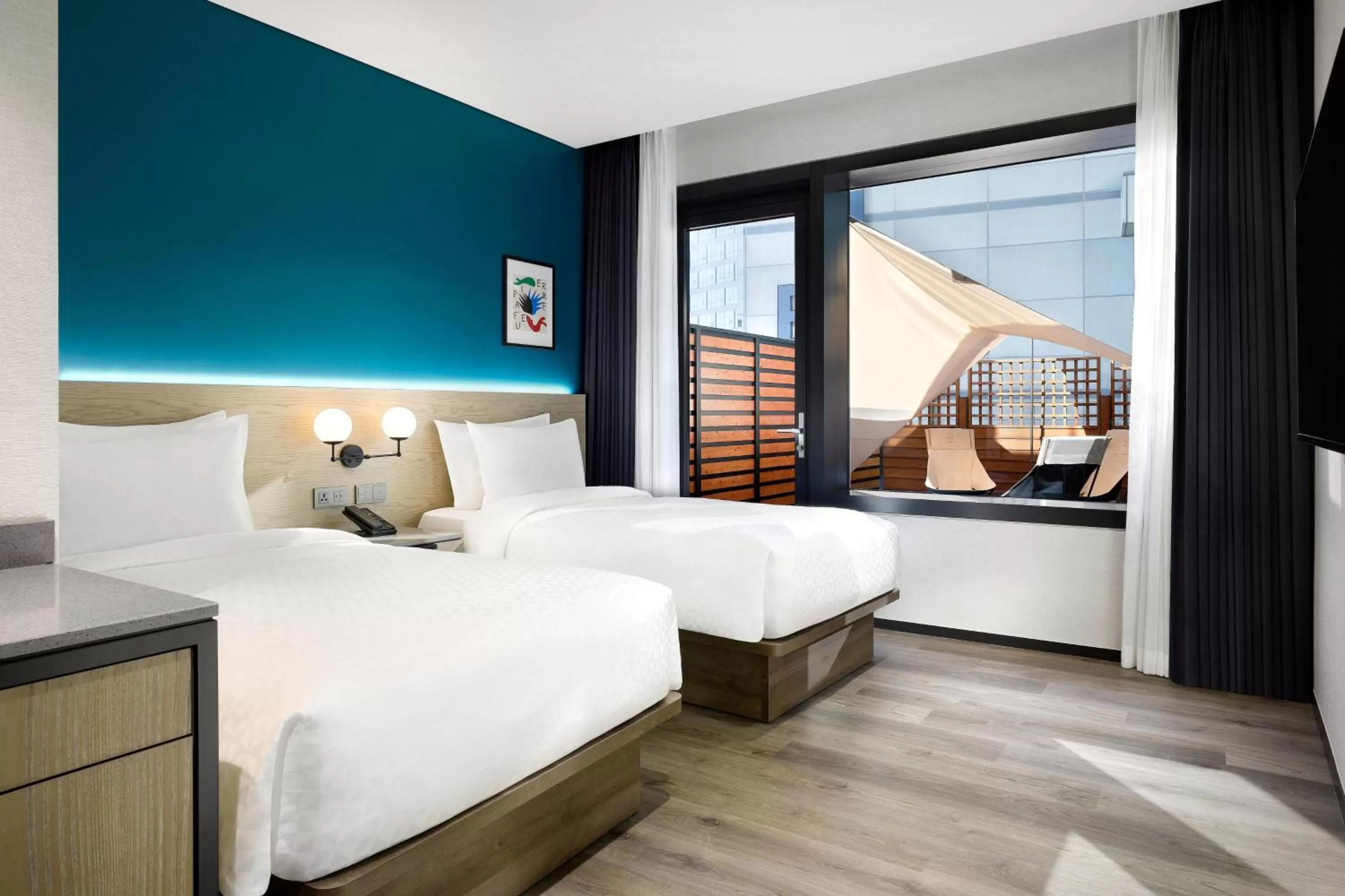 Photo of the whole room, Bed in Four Points by Sheraton Josun, Seoul Myeongdong