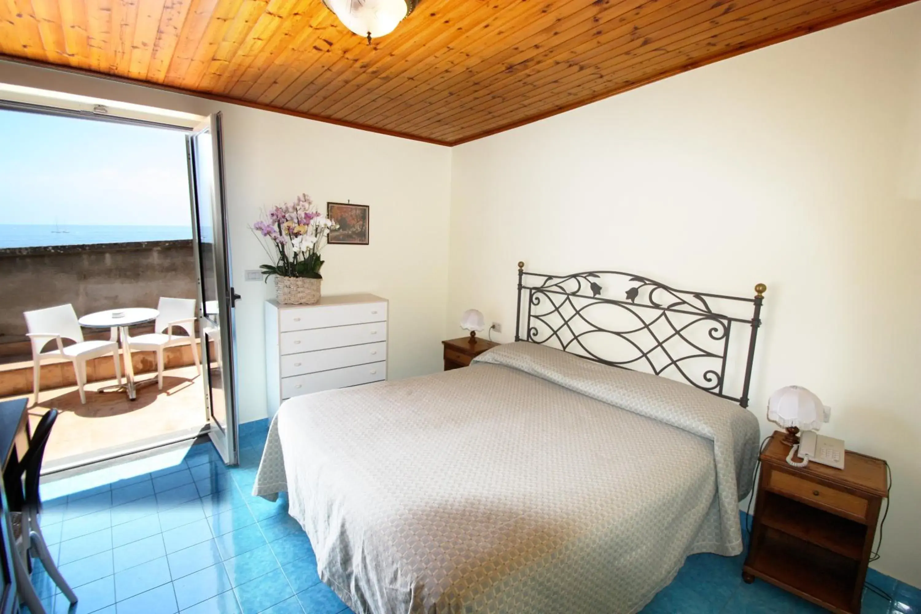 Bedroom, Bed in Hotel La Certosa Bedroom, Bed in Hotel La Certosa