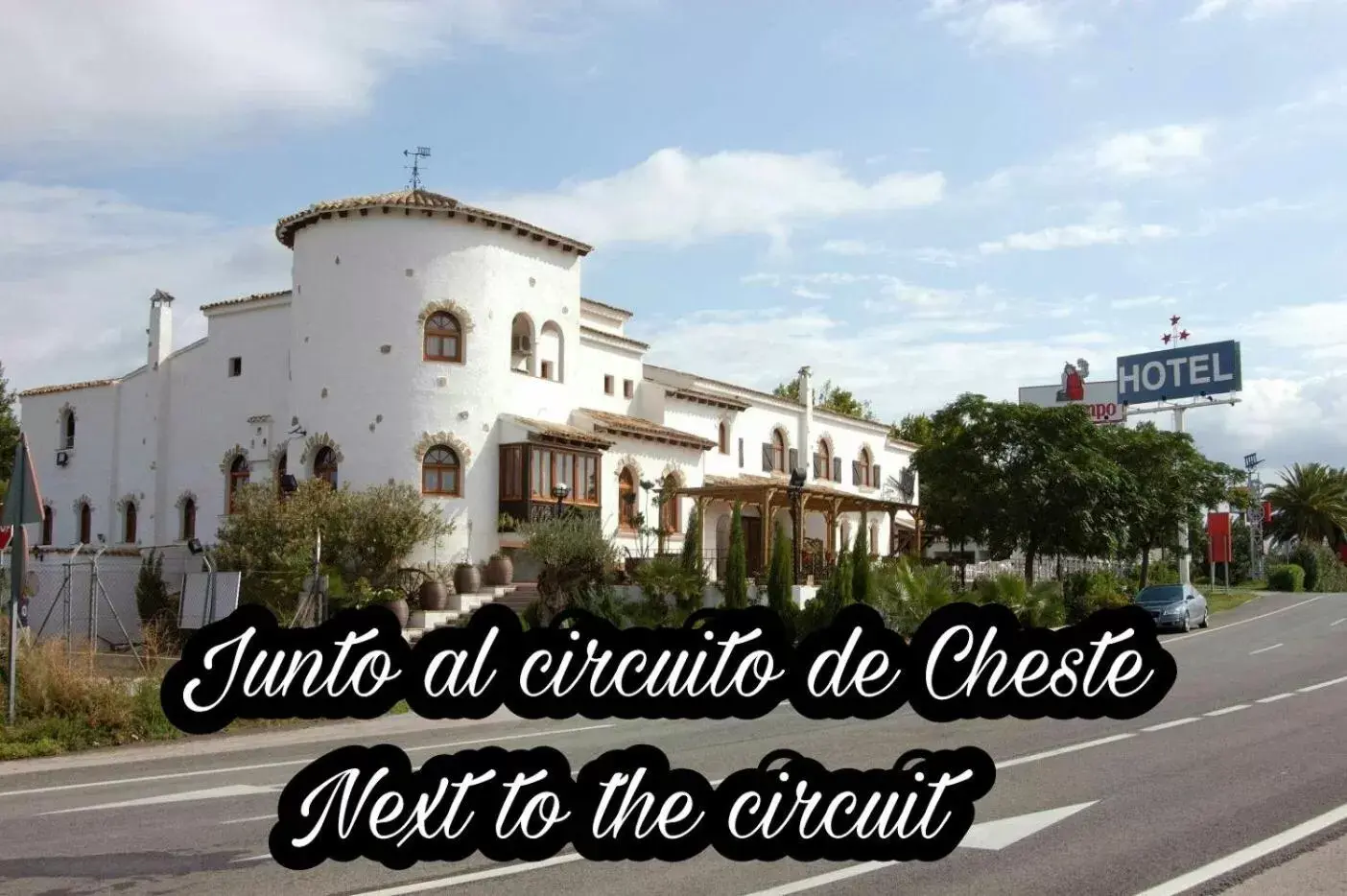 Facade/entrance in Hotel La Carreta Facade/entrance in Hotel La Carreta