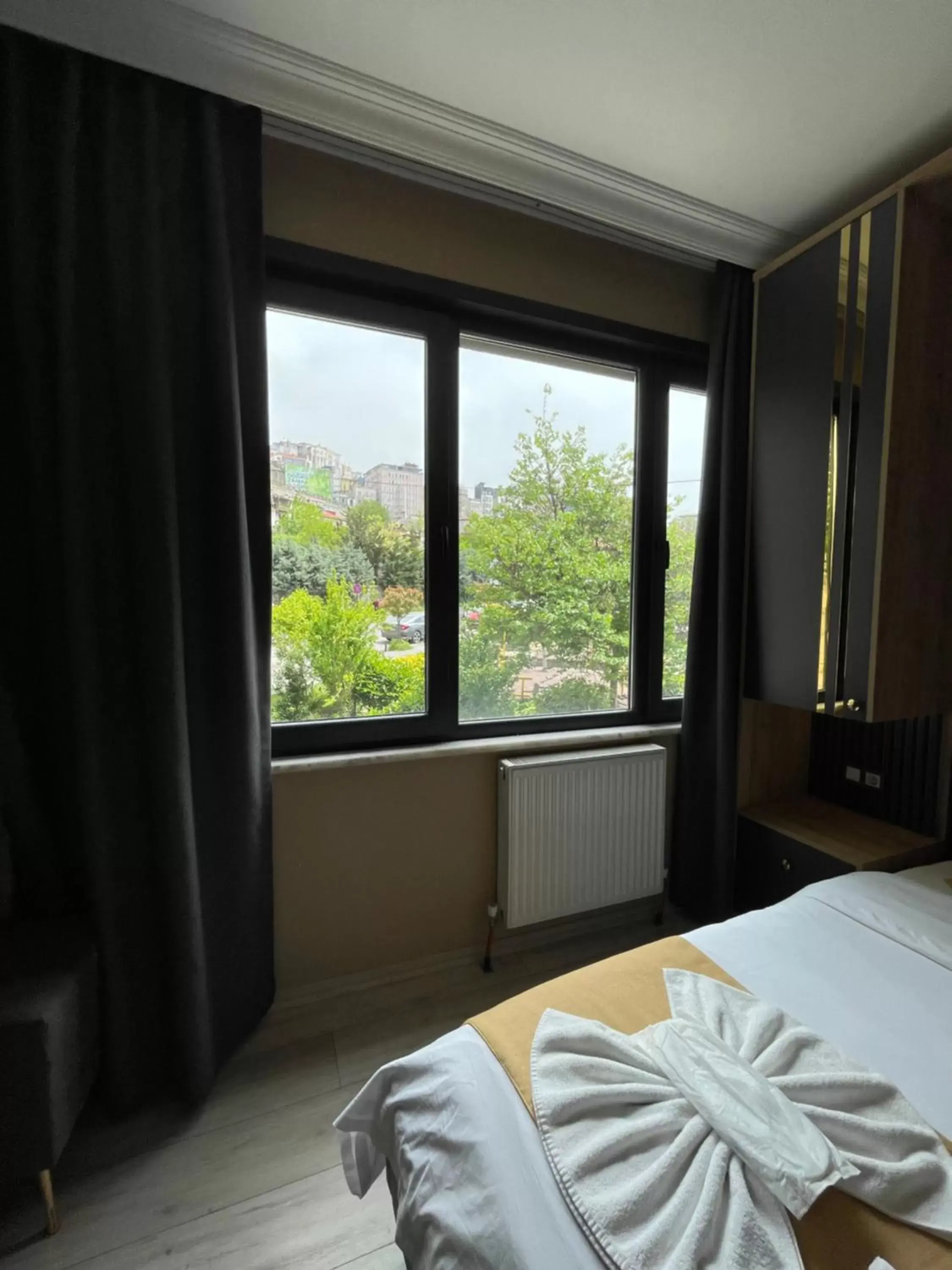 View (from property/room), Bed in New Taksim Hotel