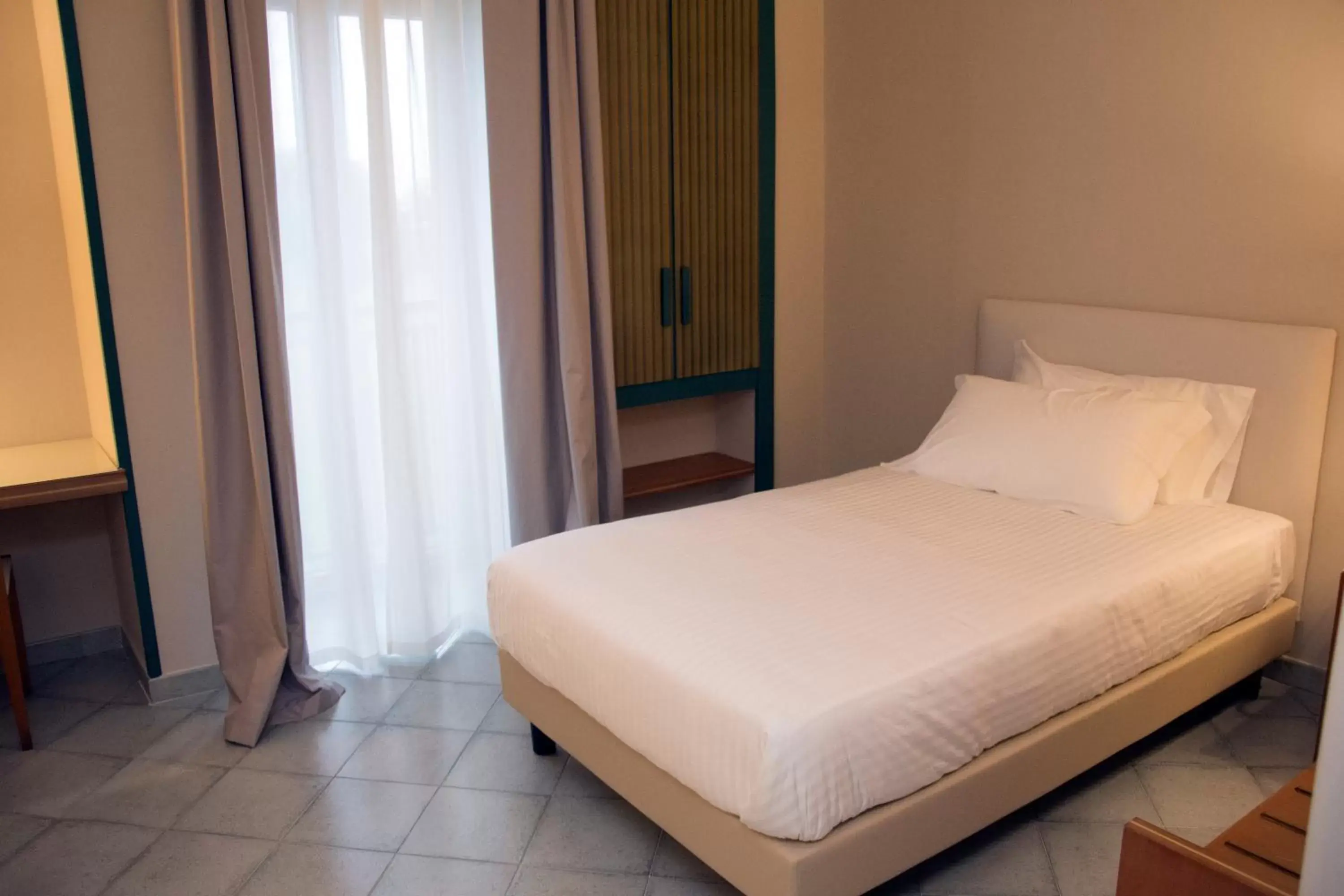 Bedroom, Bed in Hotel Commercio
