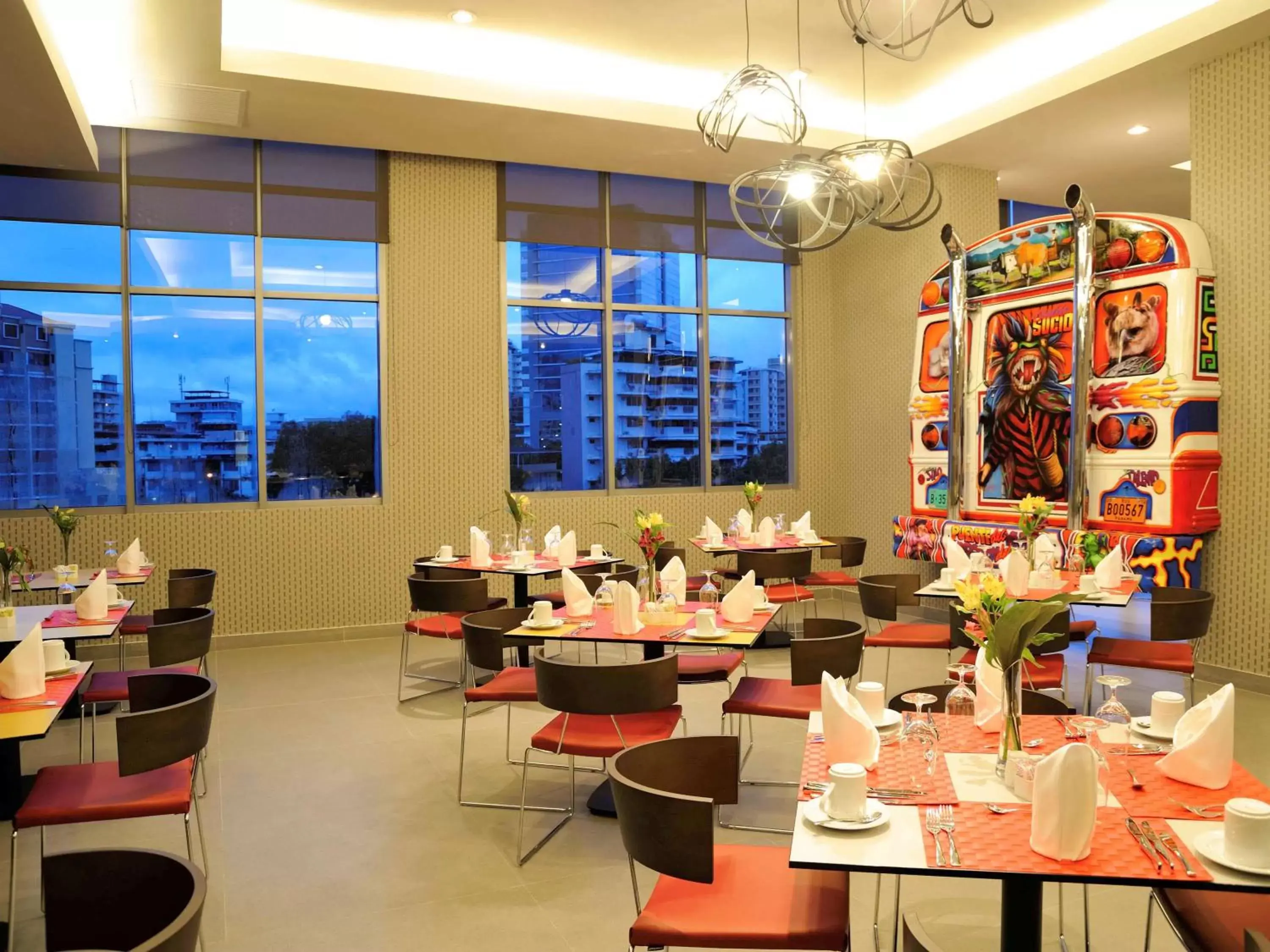 Restaurant/Places to Eat in Novotel Panama City