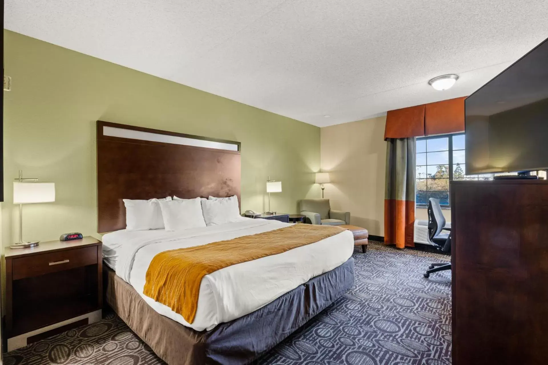 Bedroom, Bed in Comfort Inn Chandler - Phoenix South I-10