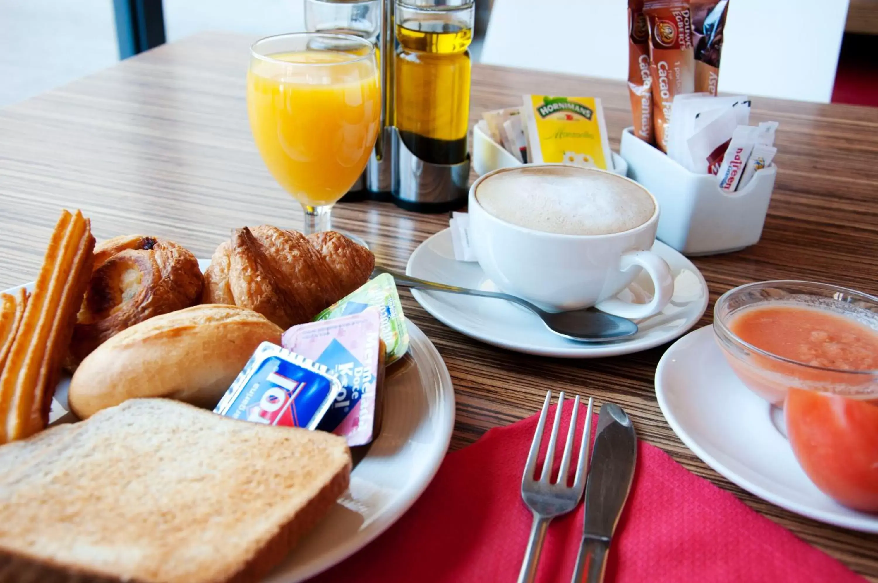Buffet breakfast, Breakfast in Travelodge Torrelaguna