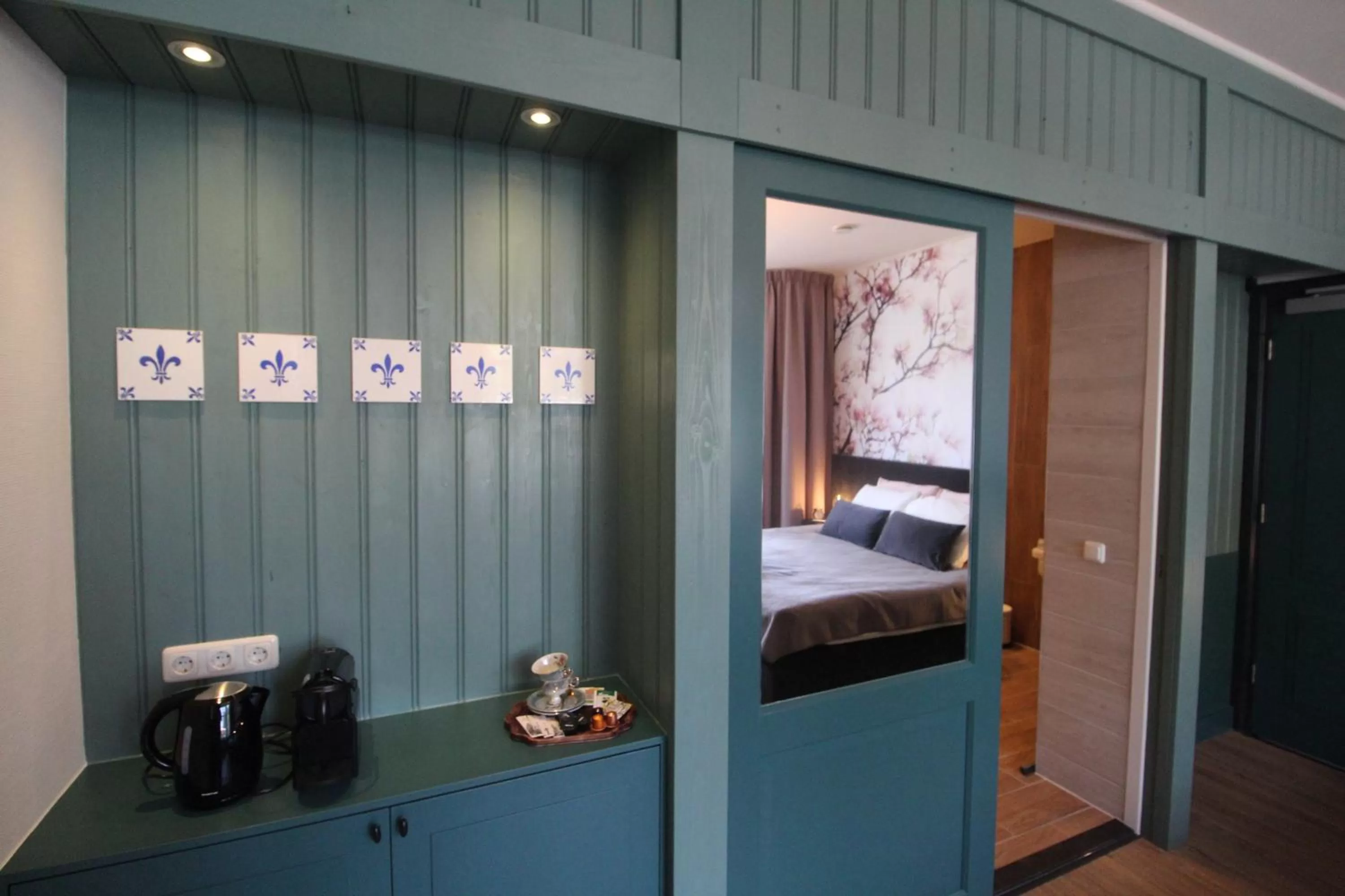 Coffee/tea facilities, Bed in Polderhuis Bed & Breakfast