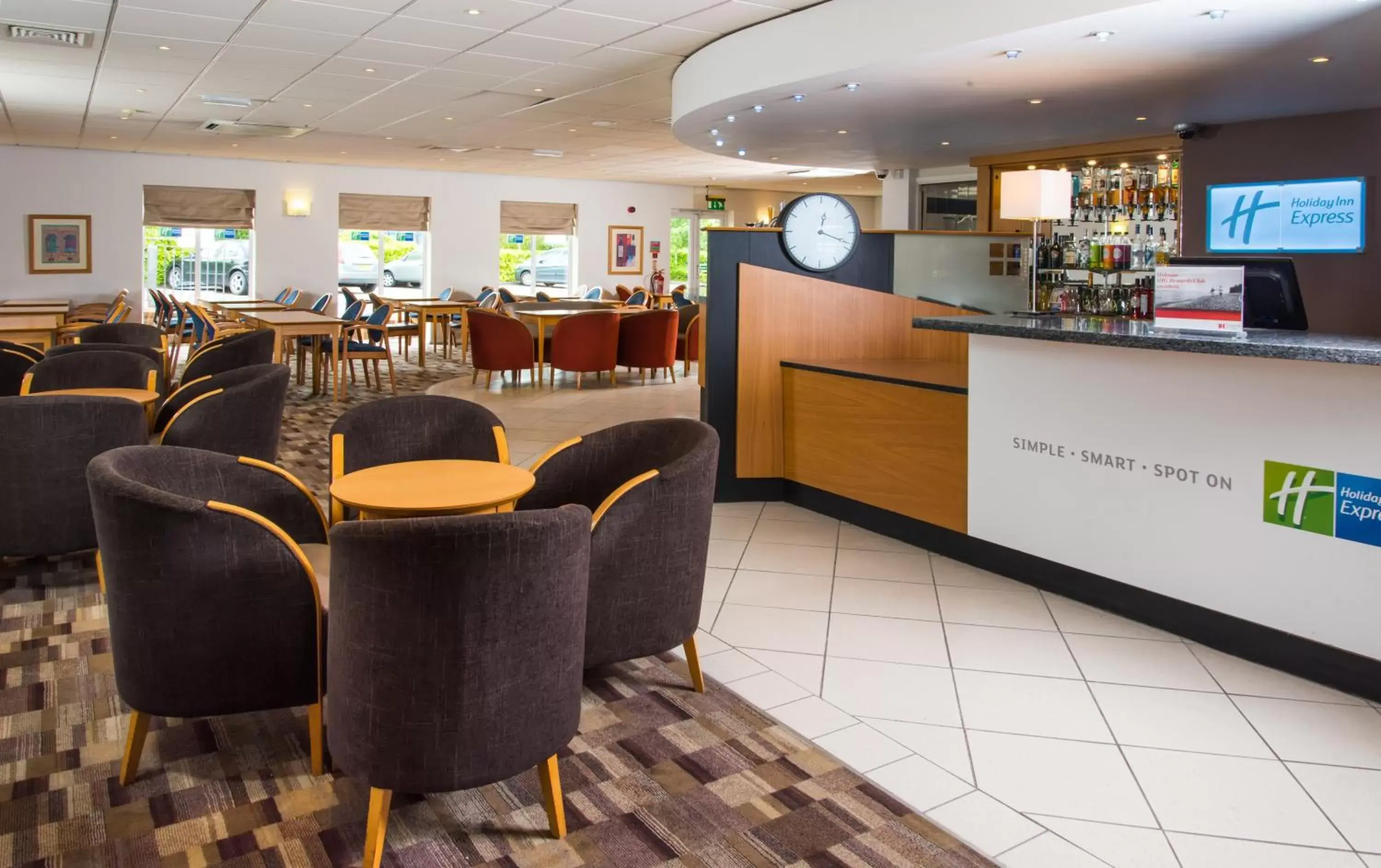 Lobby or reception in Holiday Inn Express Gloucester - South, an IHG Hotel