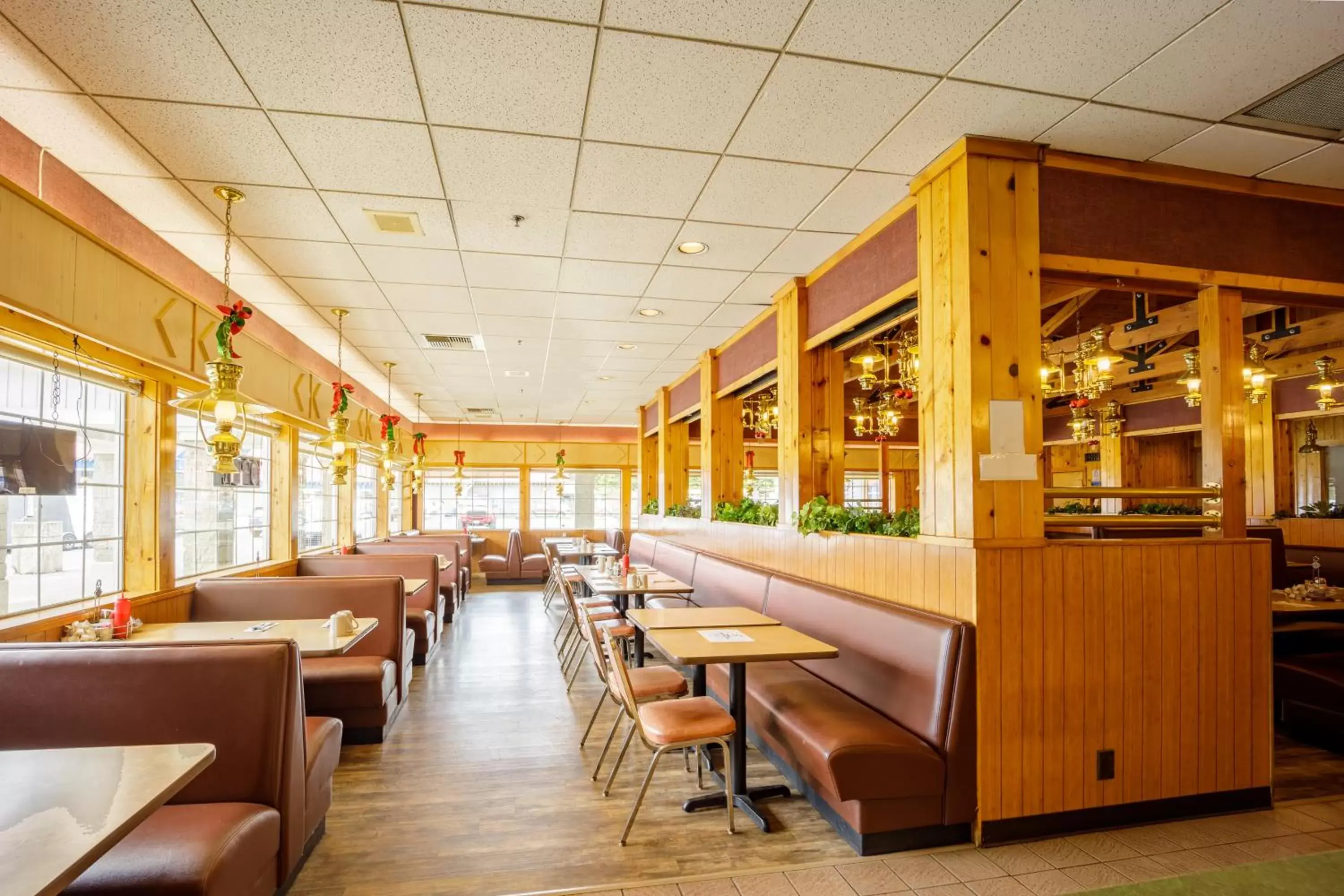 Restaurant/places to eat in The Summit Inn Restaurant/places to eat in The Summit Inn