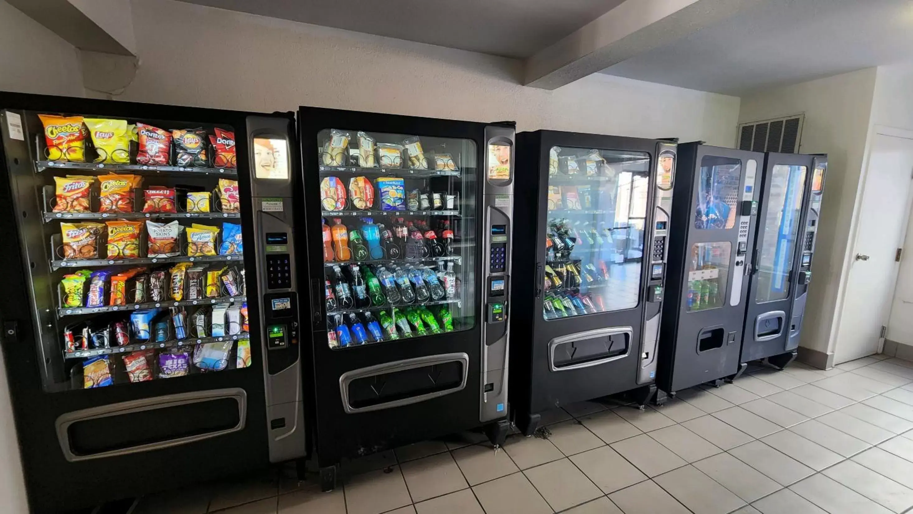 vending machine in Studio 6 Altoona, IA - Des Moines East