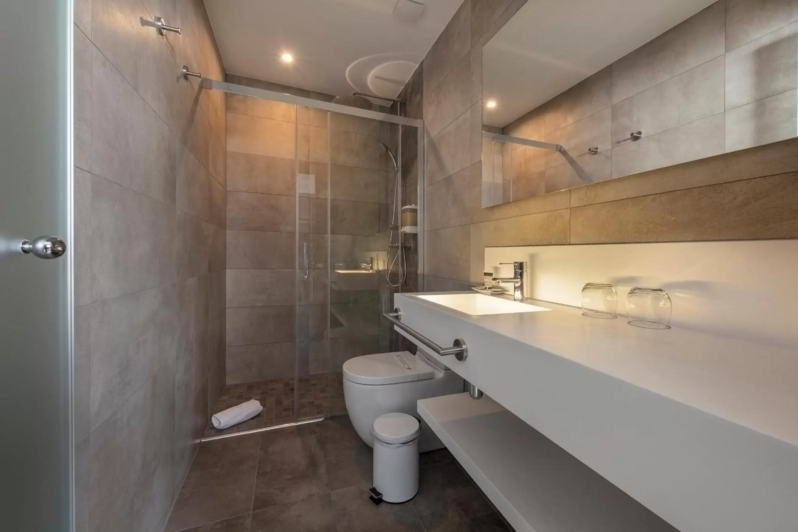 Bathroom in Hotel Oasis
