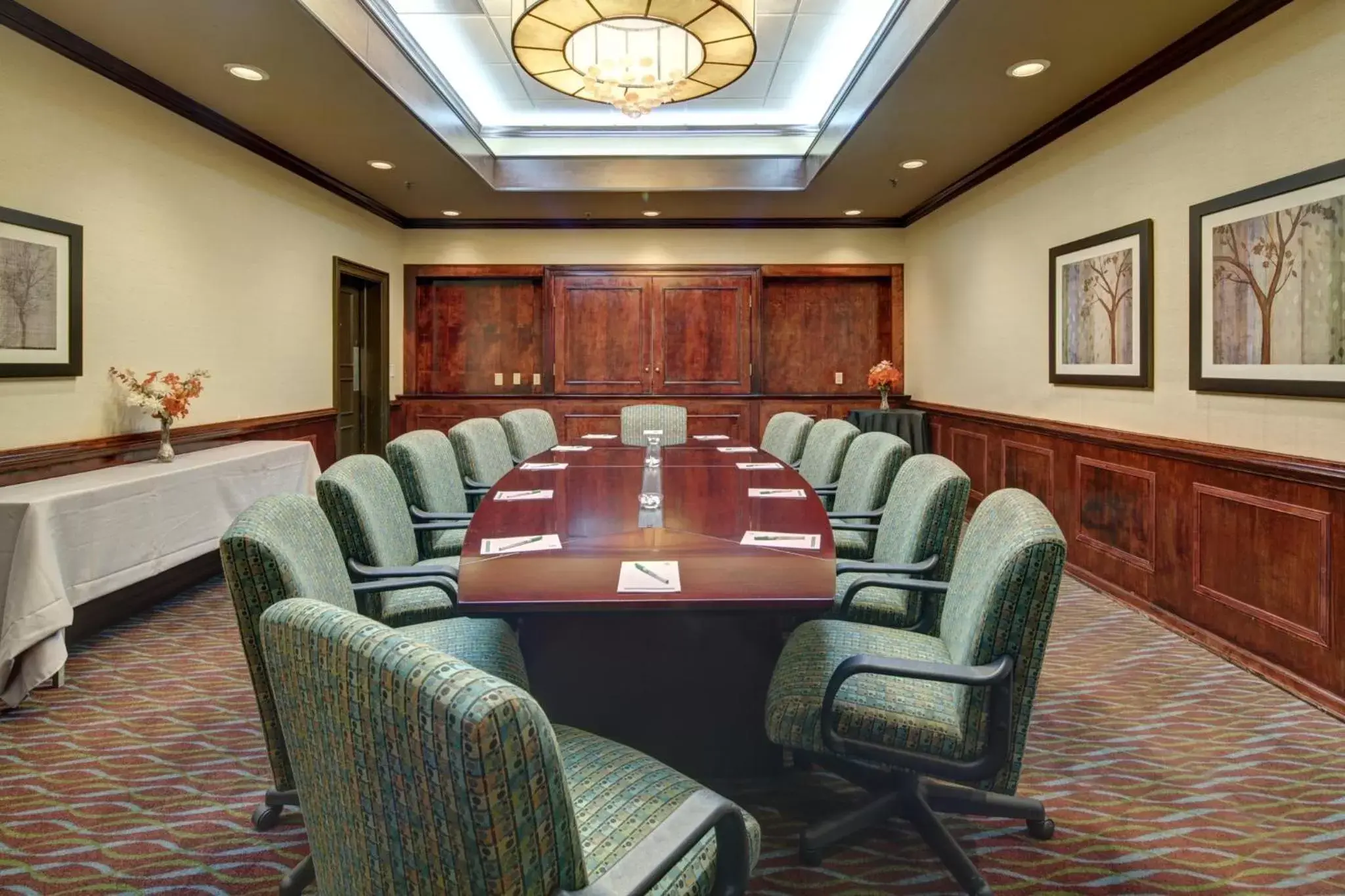 Meeting/conference room in Holiday Inn Staunton Conference Center, an IHG Hotel