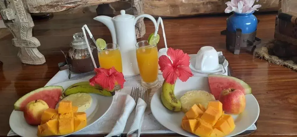 Breakfast in African House Resort