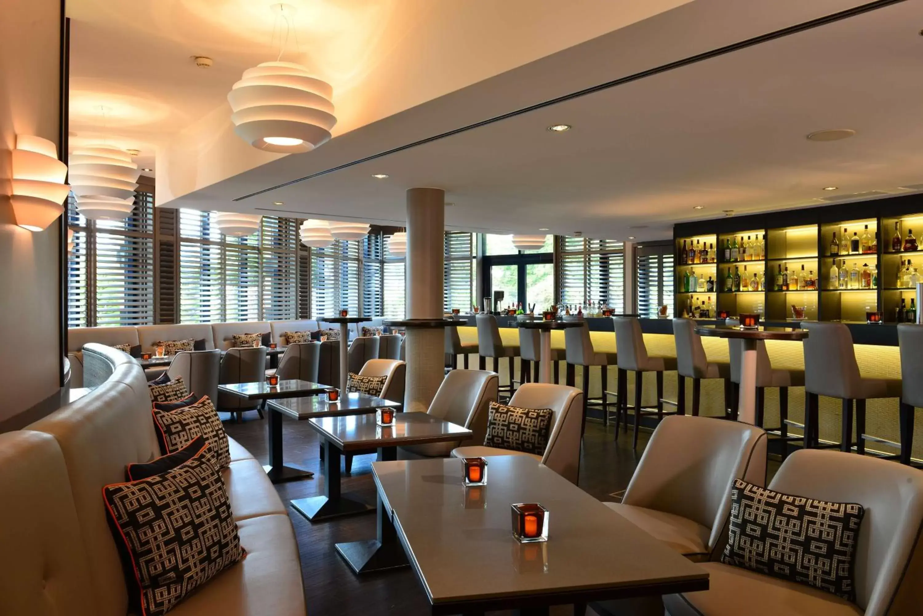 Lounge or bar, Restaurant/Places to Eat in Best Western Premier Parkhotel Kronsberg