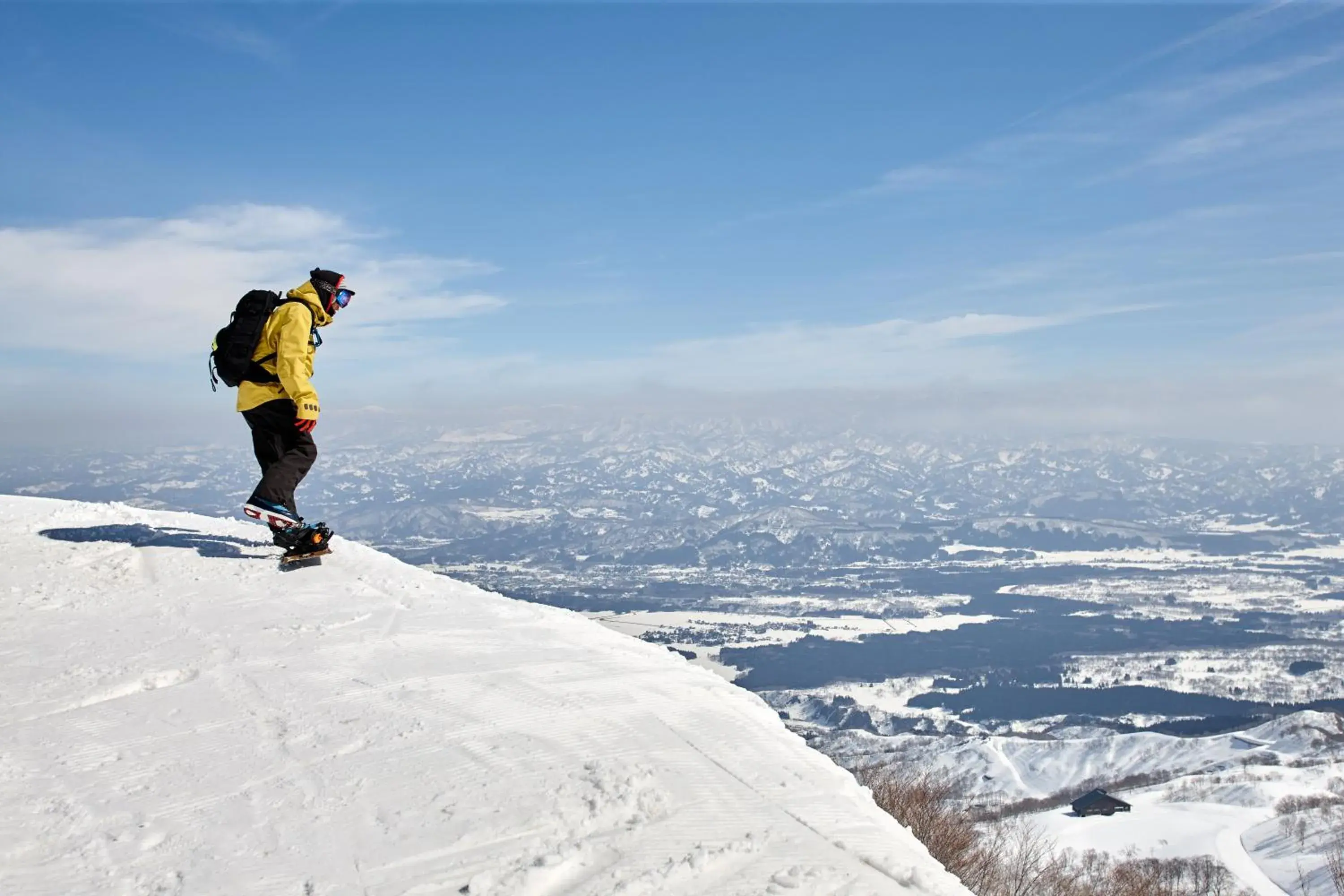 Skiing in Lotte Arai Resort