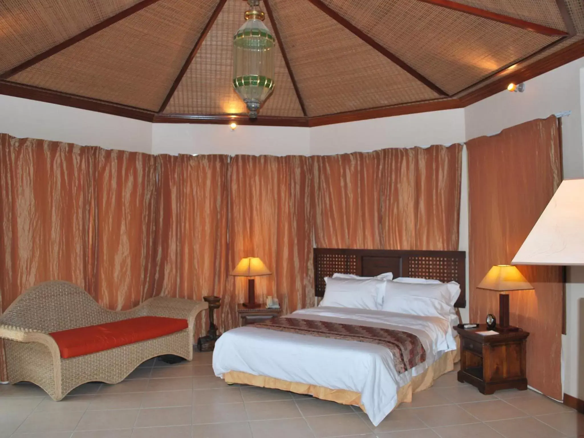 Photo of the whole room, Bed in Aanari Hotel & Spa