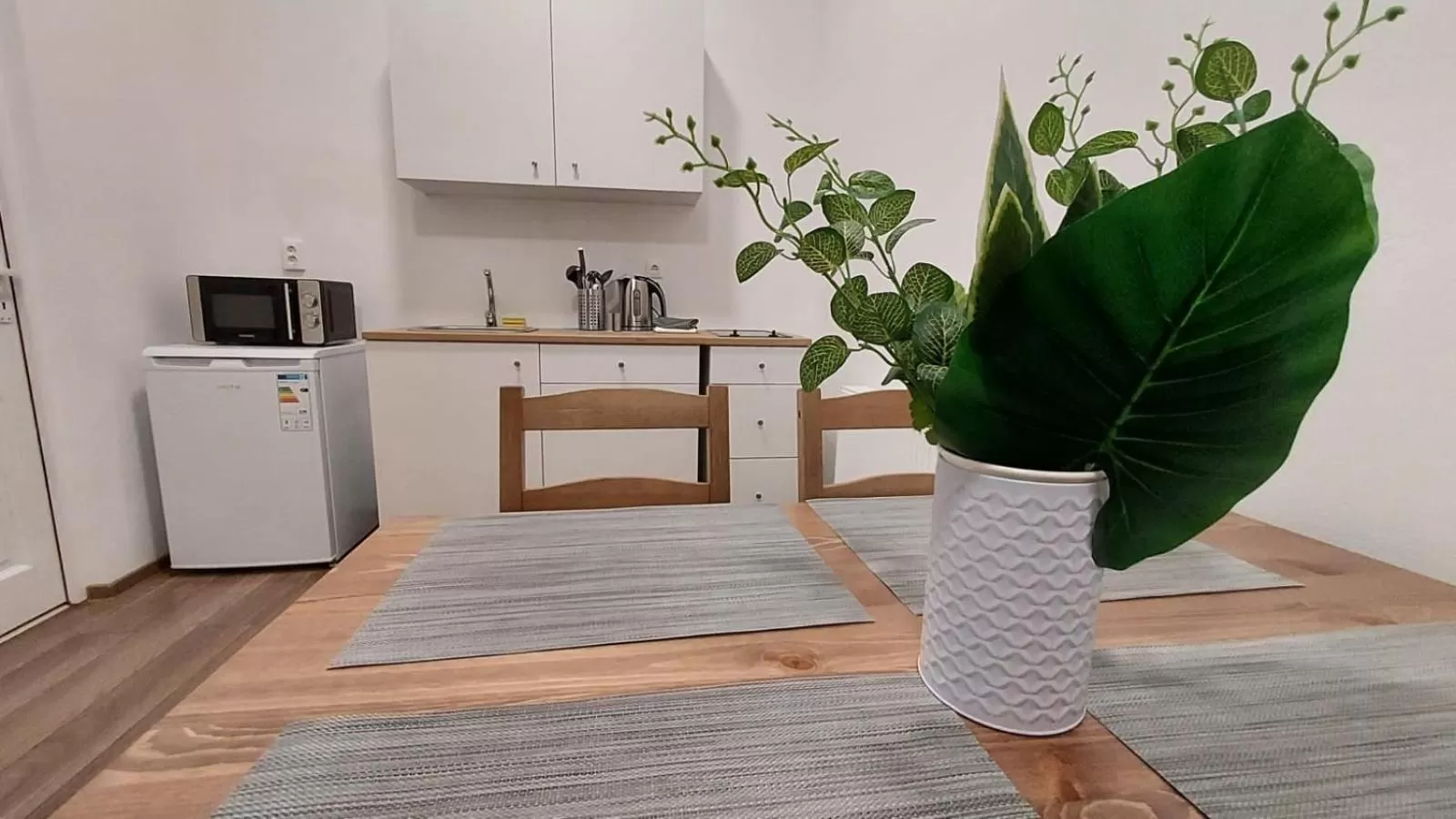 Kitchen or kitchenette in Zakarias Apartments