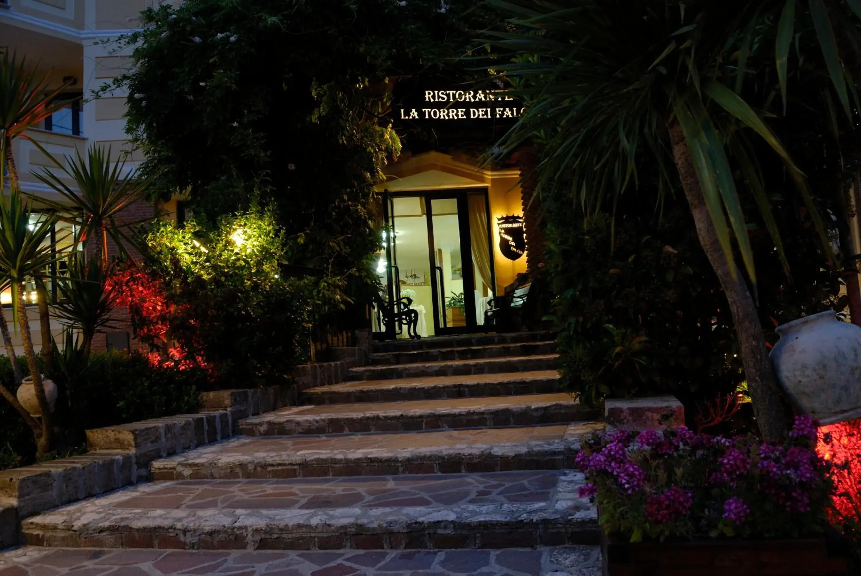 Facade/entrance in Hotel Caserta Antica