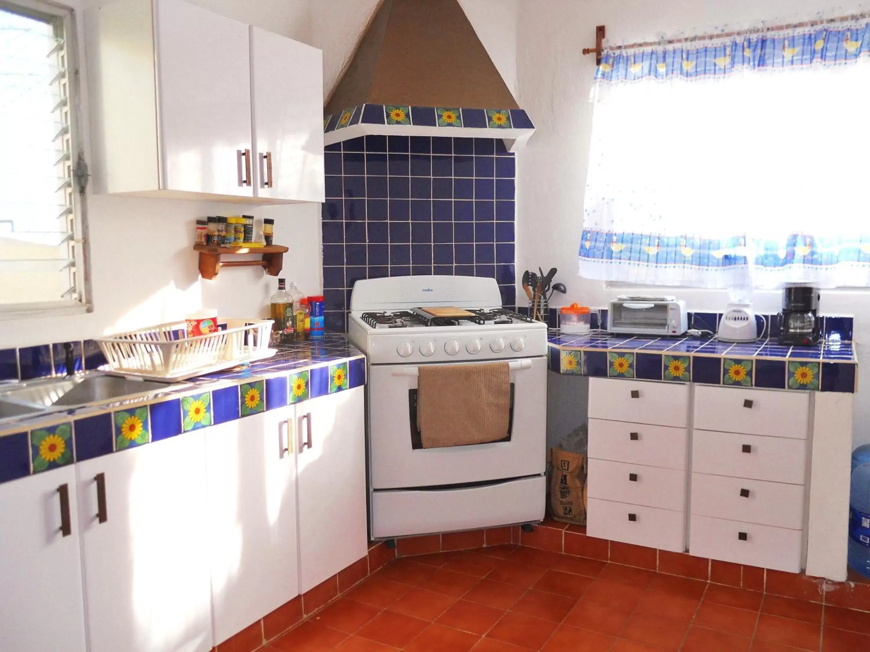 Kitchen or kitchenette, Kitchen/Kitchenette in Los Caracoles Bed & Breakfast