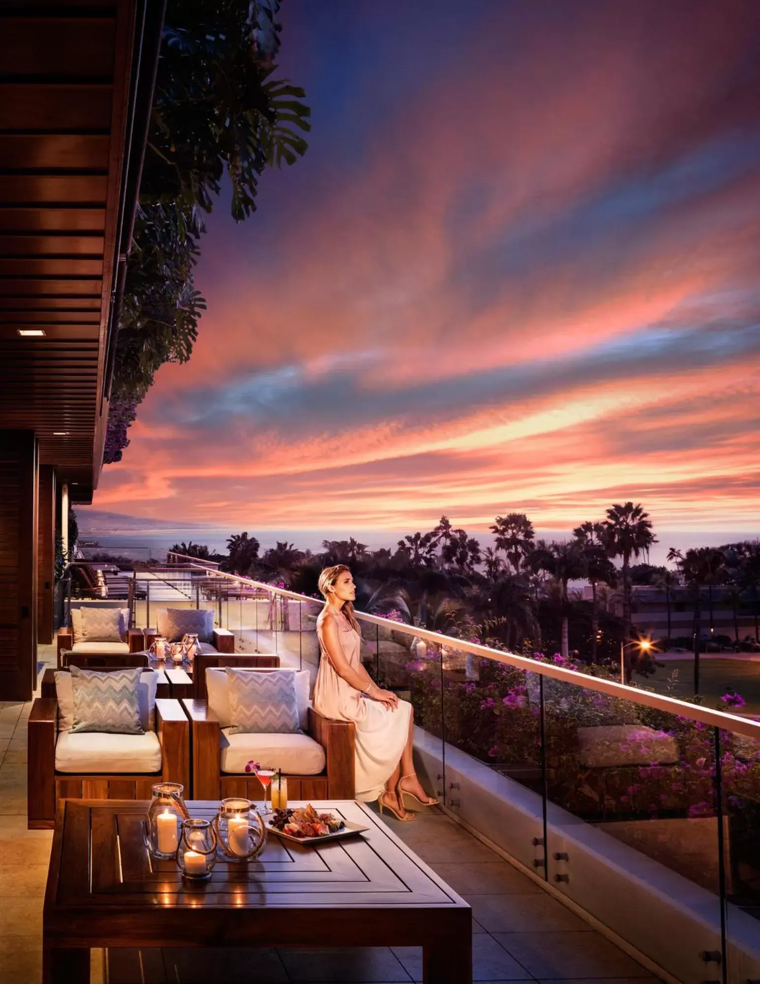 Lounge or bar in Trump International Hotel Waikiki