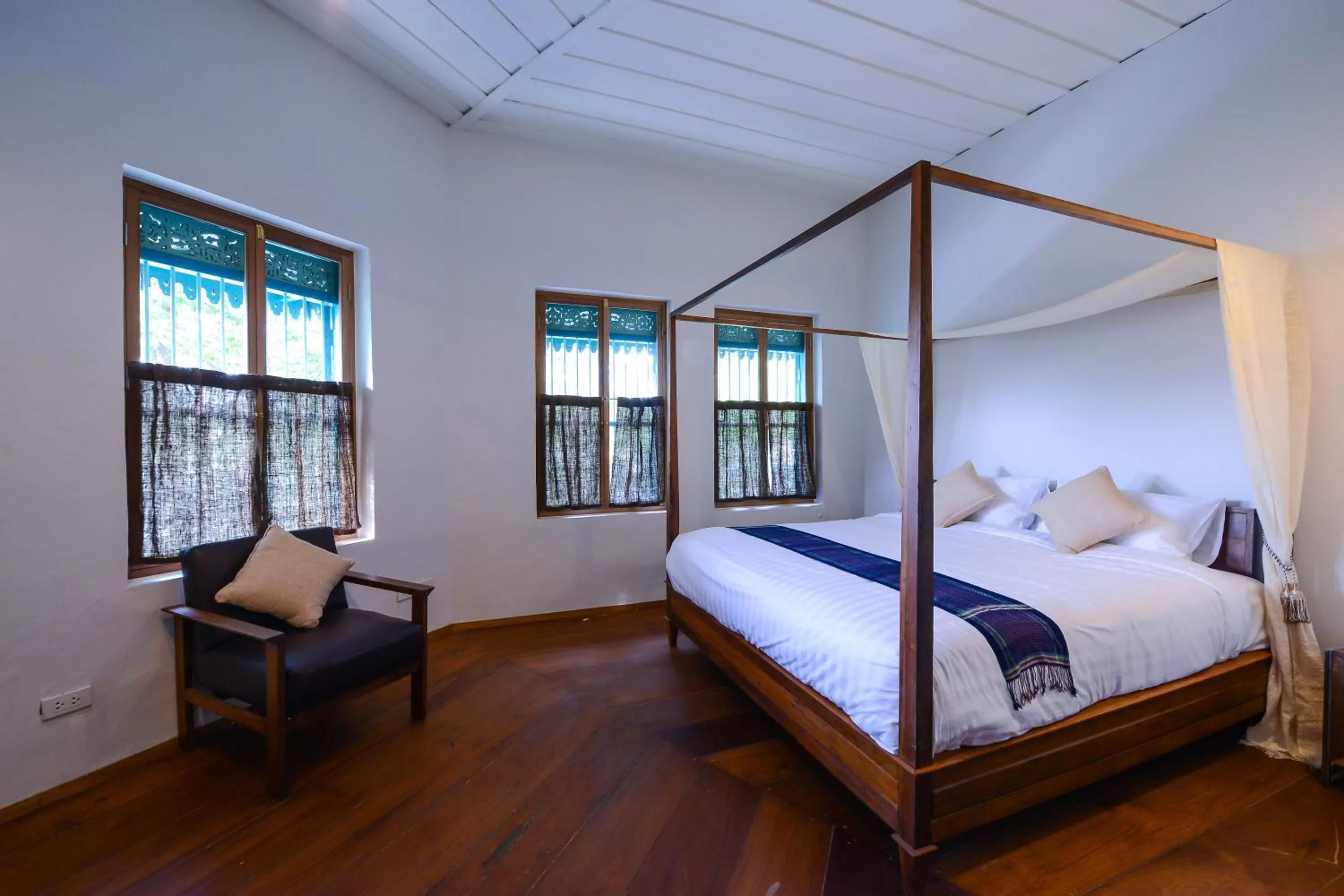 Bed in Neighbor Phuthon